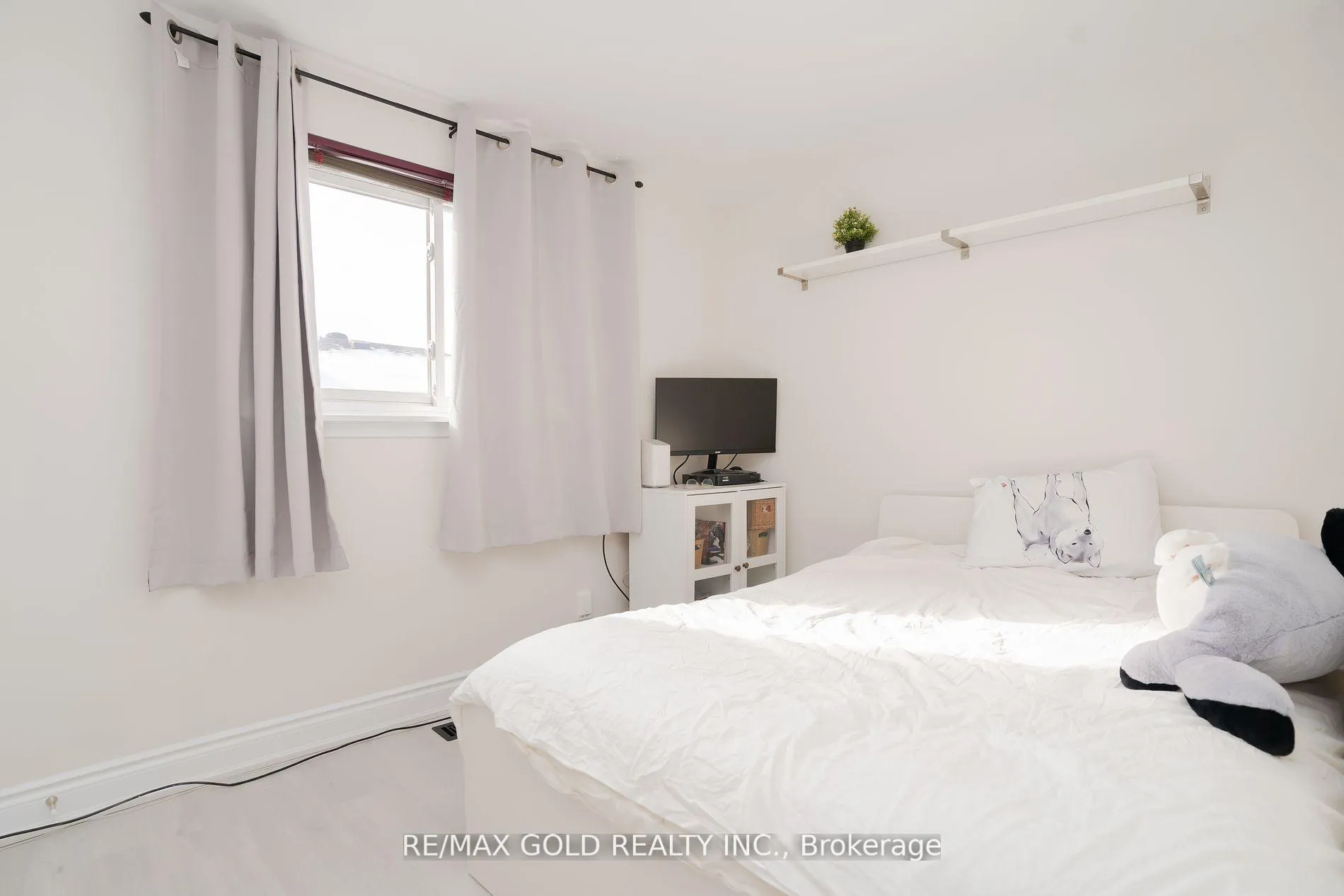 Photo 22 of 327 Balmoral Drive, Brampton, Avondale — HOMEH