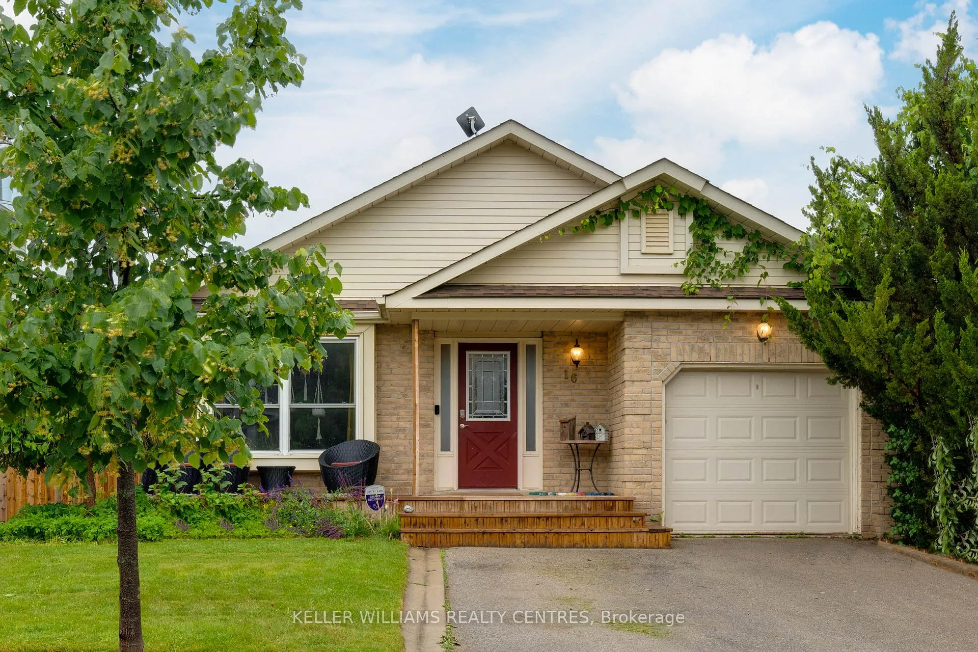 Photo 2 of 16 Gosney Crescent W, Barrie, Painswick North — HOMEH