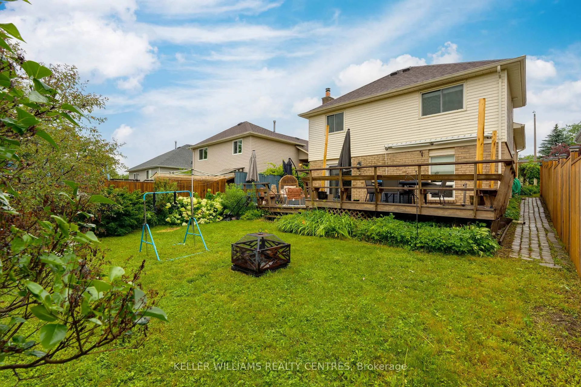 Photo 4 of 16 Gosney Crescent W, Barrie, Painswick North — HOMEH