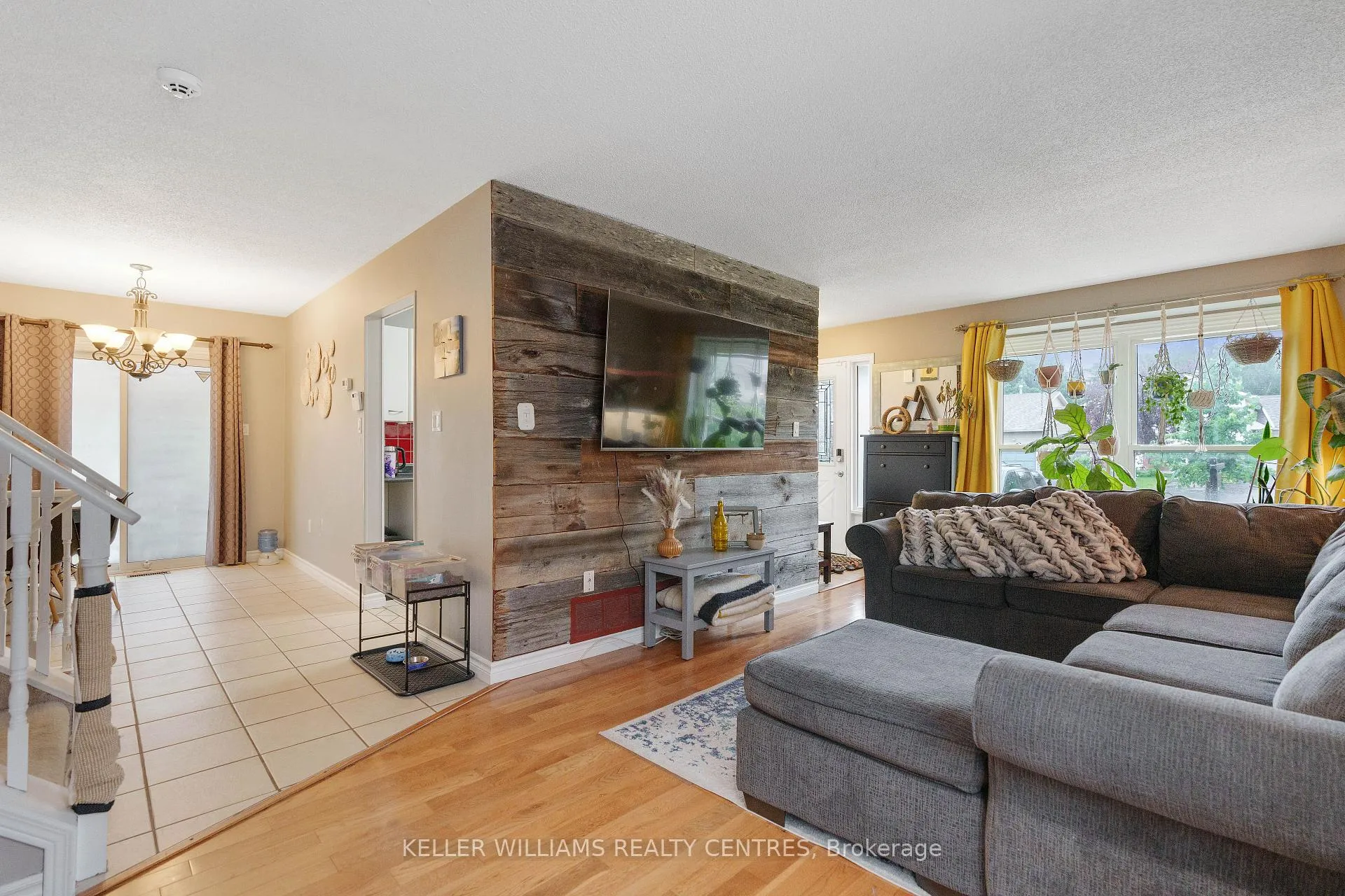 Photo 7 of 16 Gosney Crescent W, Barrie, Painswick North — HOMEH