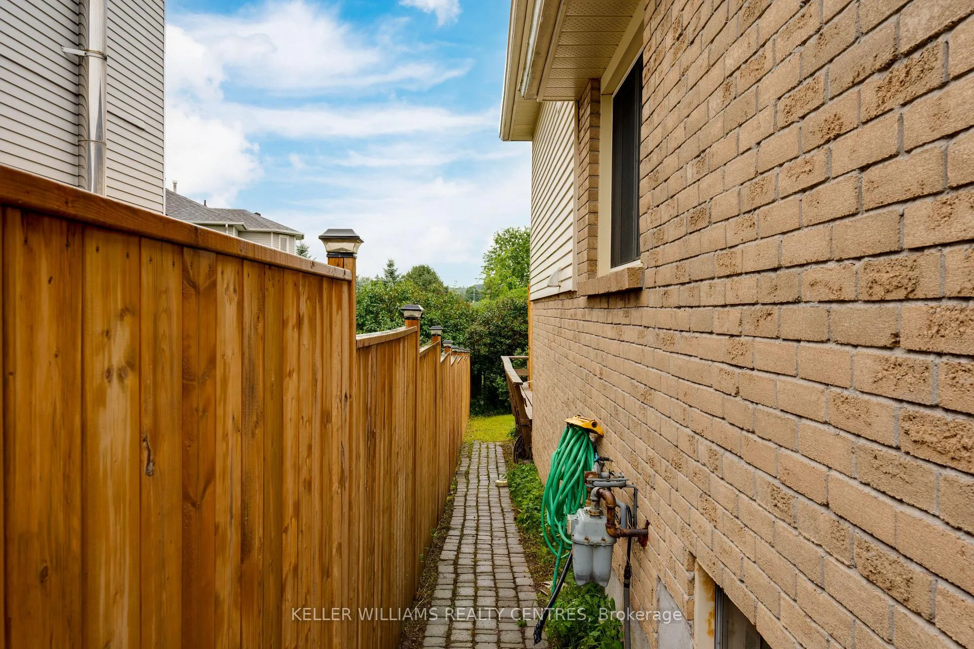 Photo 38 of 16 Gosney Crescent W, Barrie, Painswick North — HOMEH