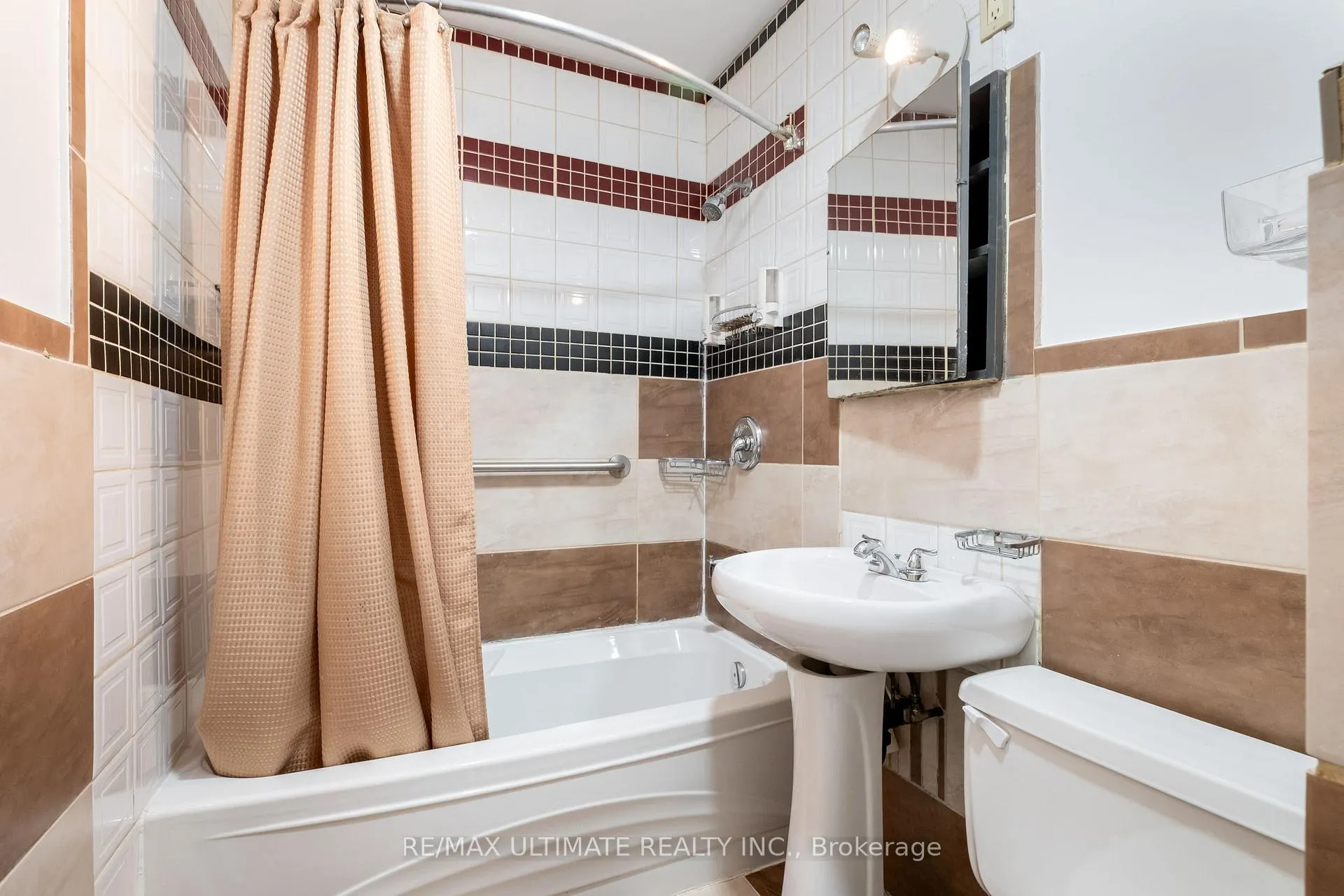 Photo 18 of 2 Egan Avenue, Toronto, Blake-Jones — HOMEH