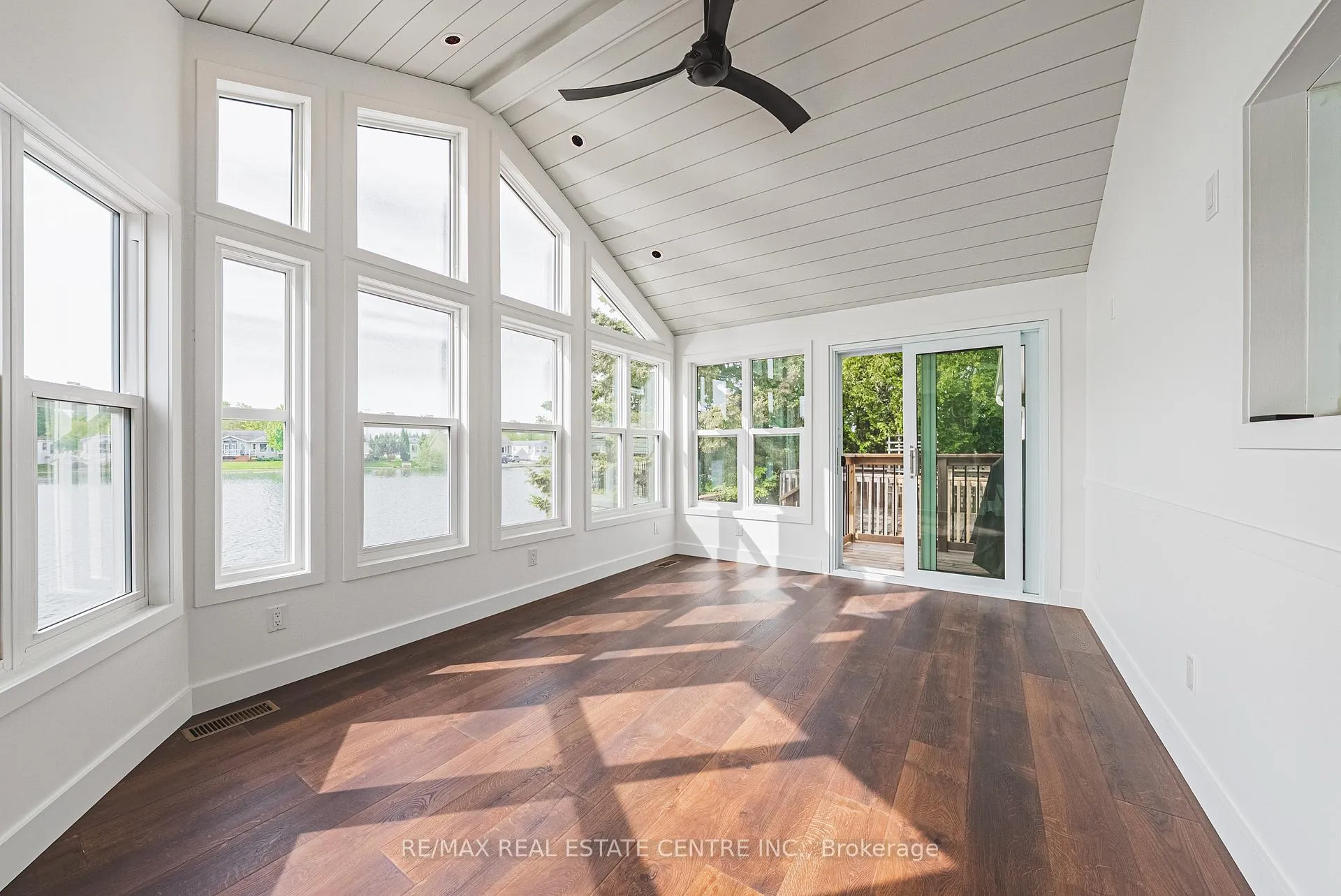 Photo 16 of 2 Hemlock PVT Crescent, Puslinch, Aberfoyle — HOMEH