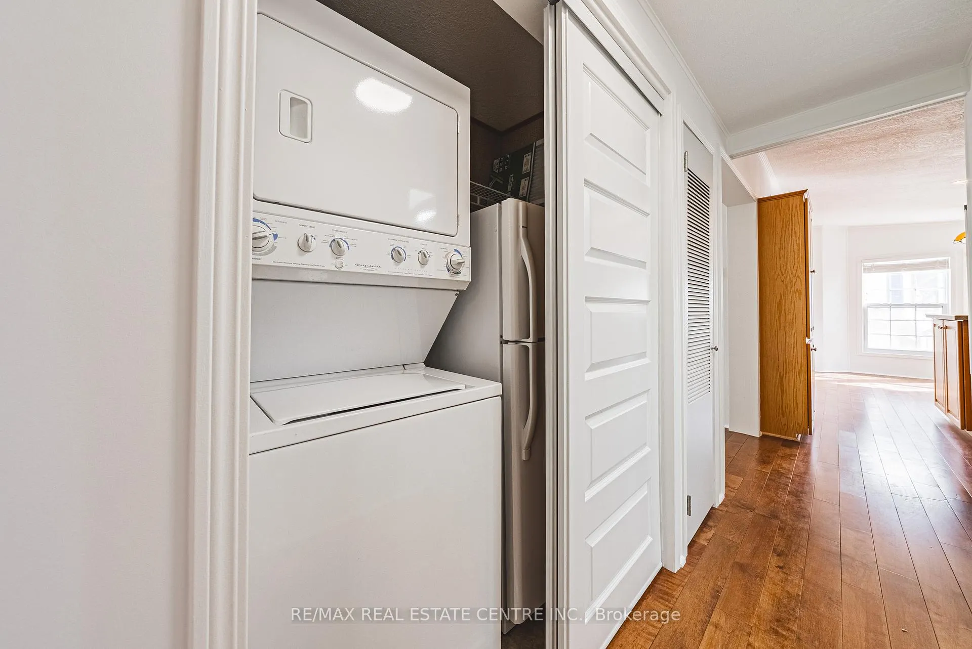 Photo 22 of 2 Hemlock PVT Crescent, Puslinch, Aberfoyle — HOMEH