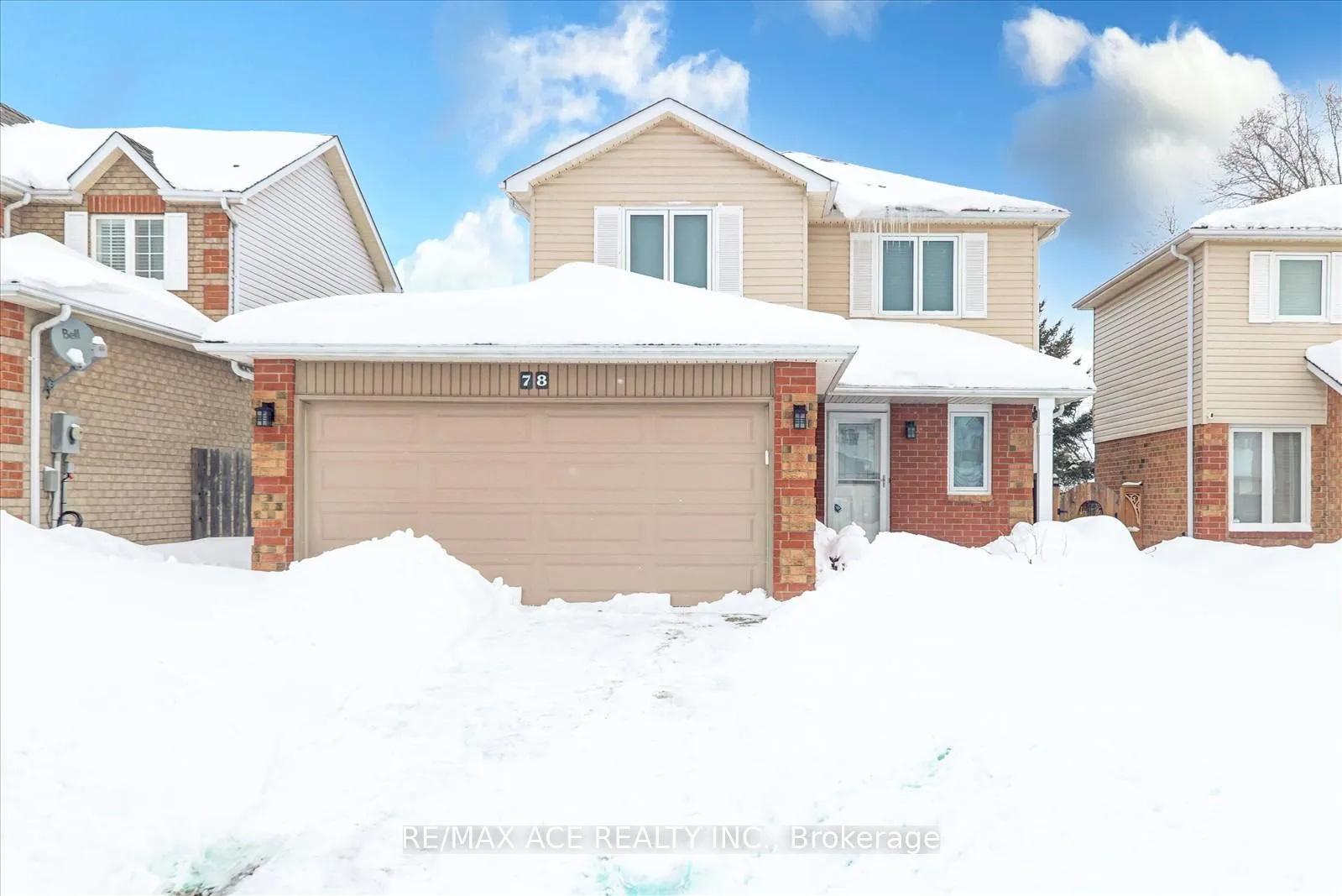 Photo 1 of 78 Hooper Square, Clarington, Bowmanville — HOMEH