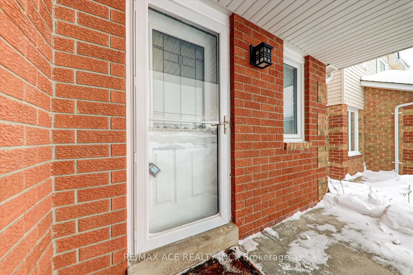 Photo 5 of 78 Hooper Square, Clarington, Bowmanville — HOMEH