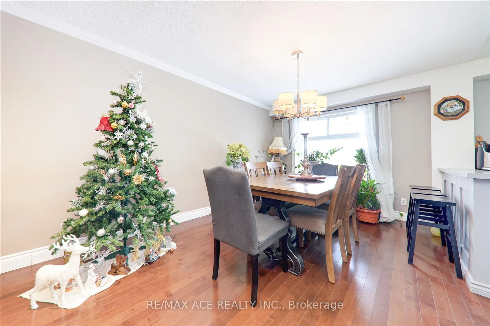 Photo 10 of 78 Hooper Square, Clarington, Bowmanville — HOMEH
