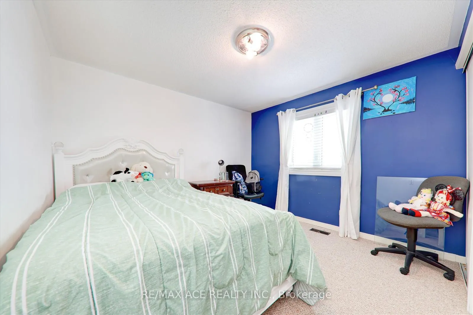 Photo 21 of 78 Hooper Square, Clarington, Bowmanville — HOMEH