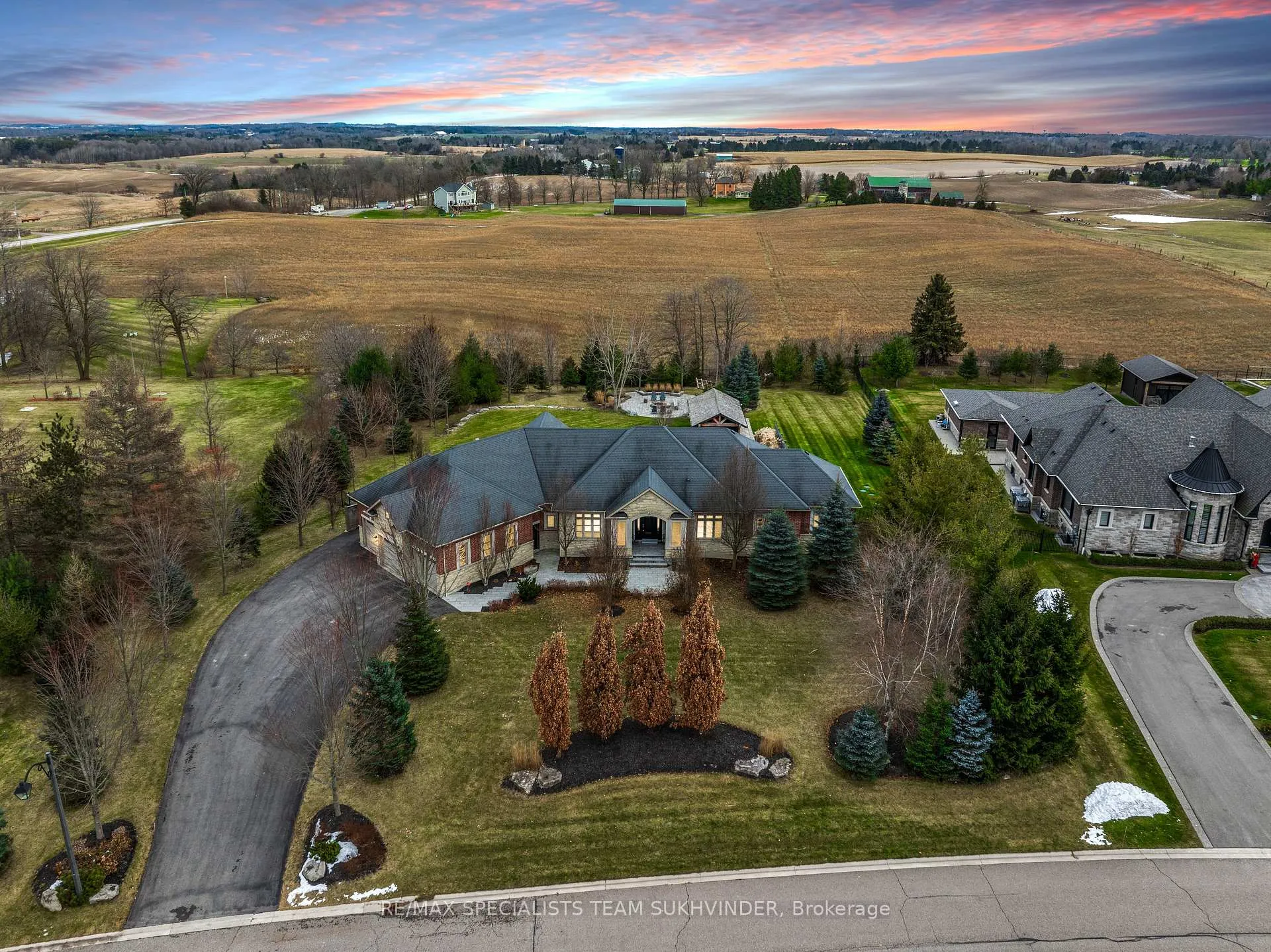 Photo 1 of 5 Cedar Allan Place, Caledon, Palgrave — HOMEH