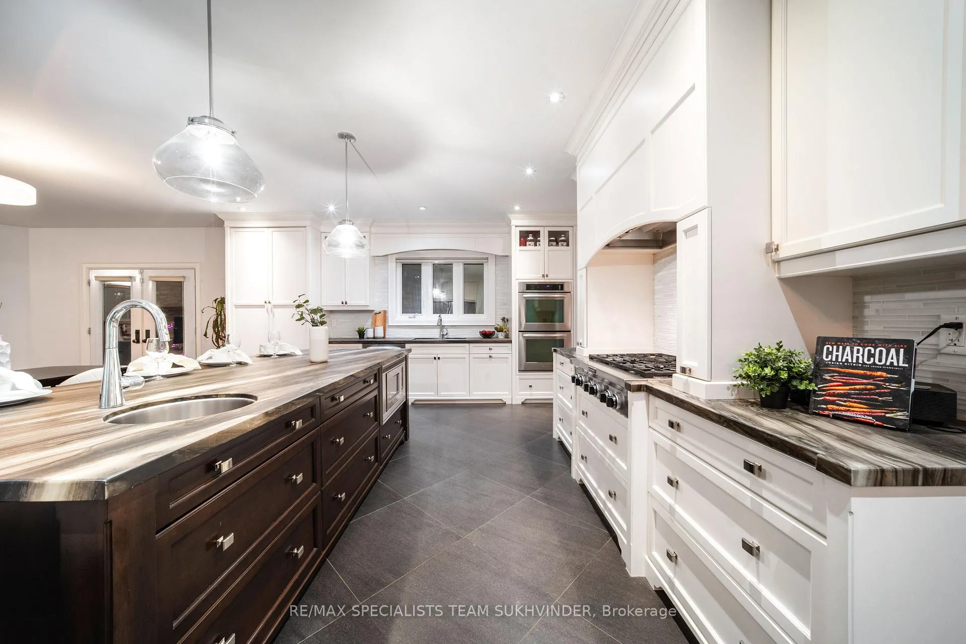 Photo 9 of 5 Cedar Allan Place, Caledon, Palgrave — HOMEH