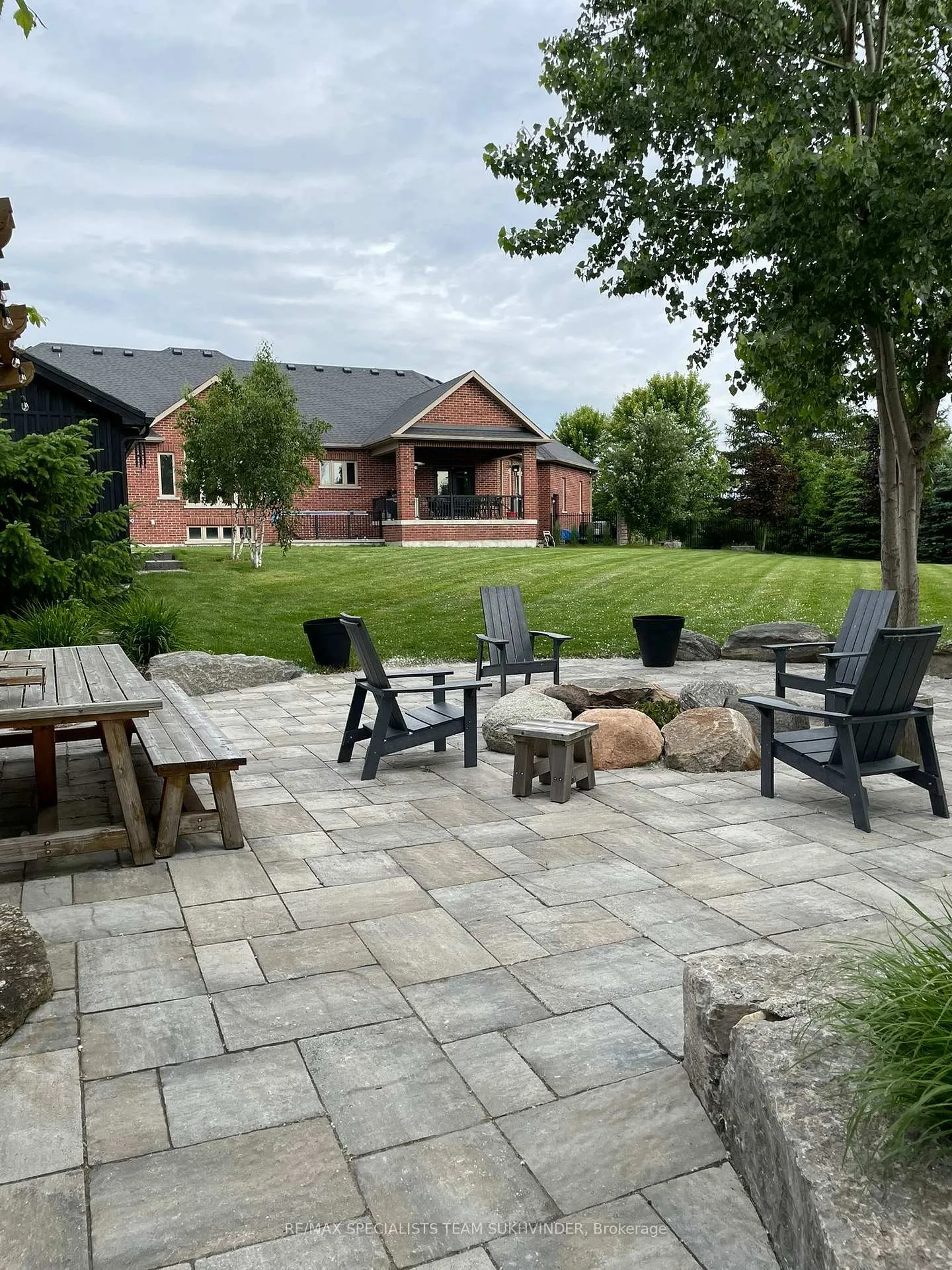Photo 37 of 5 Cedar Allan Place, Caledon, Palgrave — HOMEH