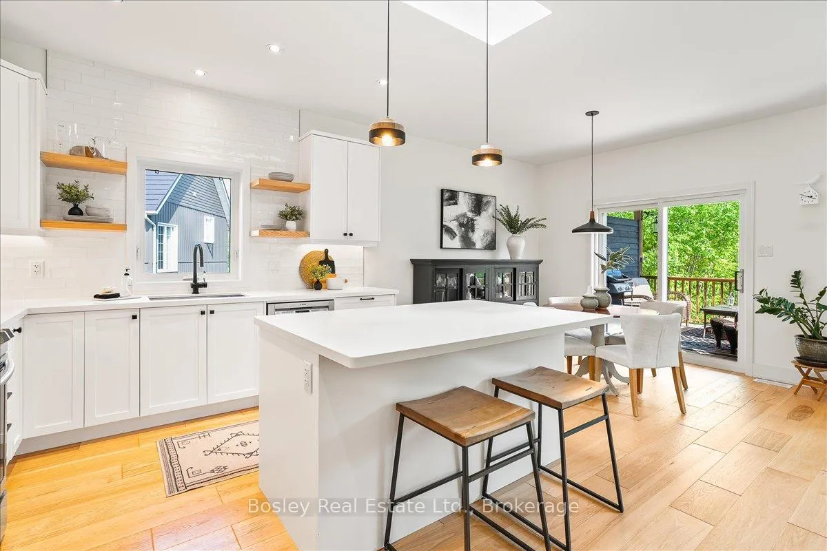 Photo 3 of 2189 Shore Lane, Wasaga Beach — HOMEH