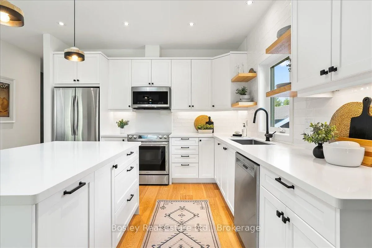 Photo 6 of 2189 Shore Lane, Wasaga Beach — HOMEH