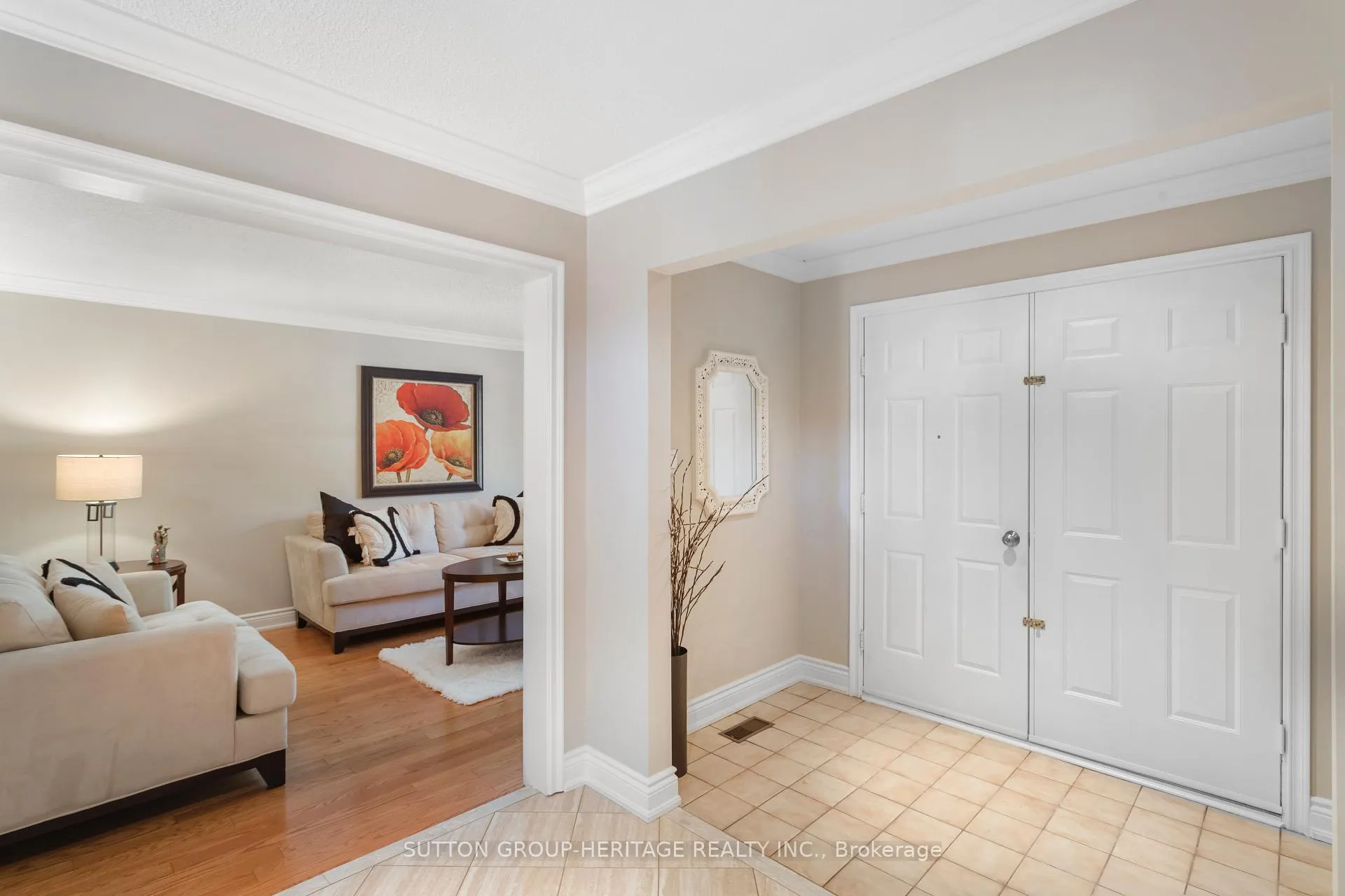 Photo 3 of 129 Tilman Circle, Markham, Markham Village — HOMEH