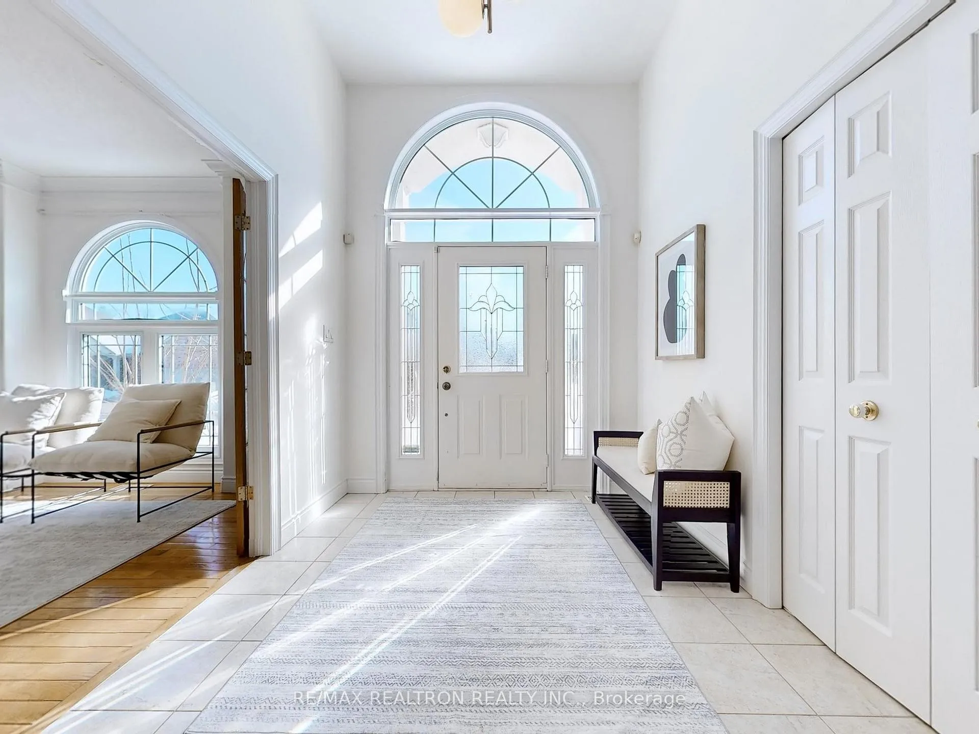 Photo 2 of 520 Falconridge Crescent, Kitchener — HOMEH