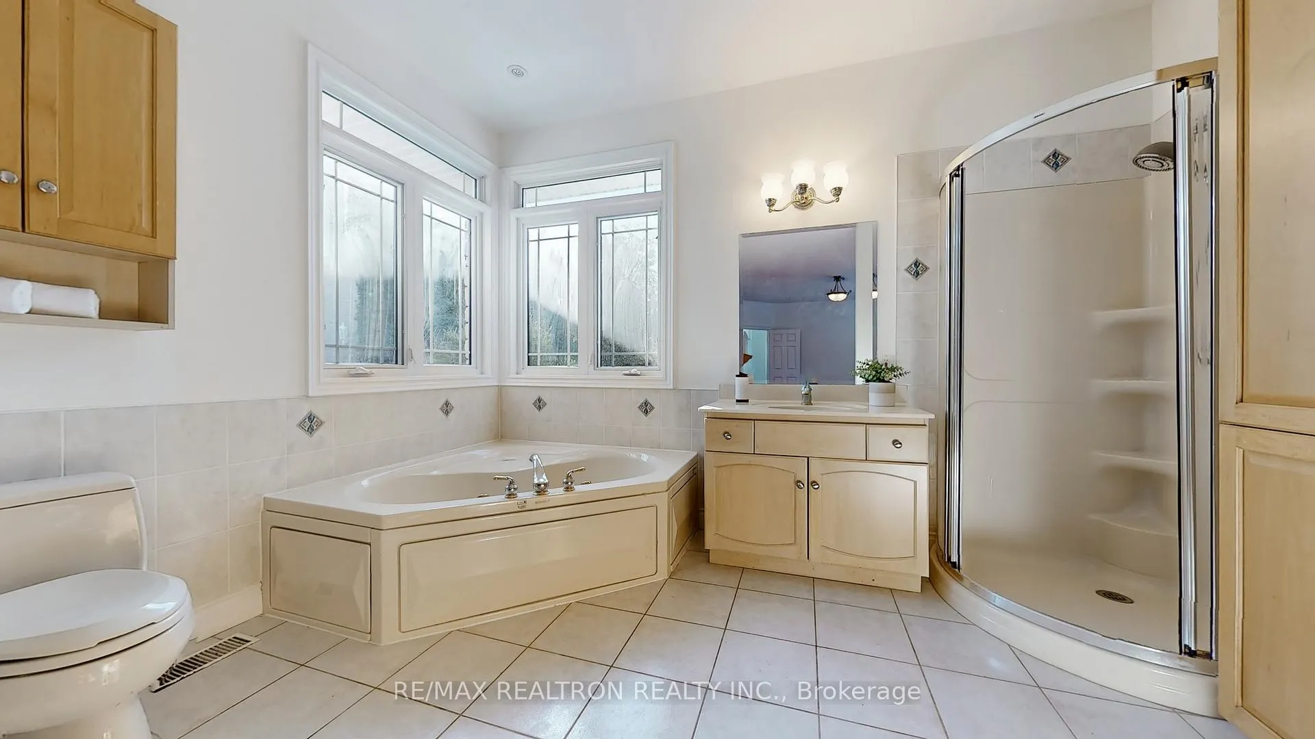 Photo 16 of 520 Falconridge Crescent, Kitchener — HOMEH