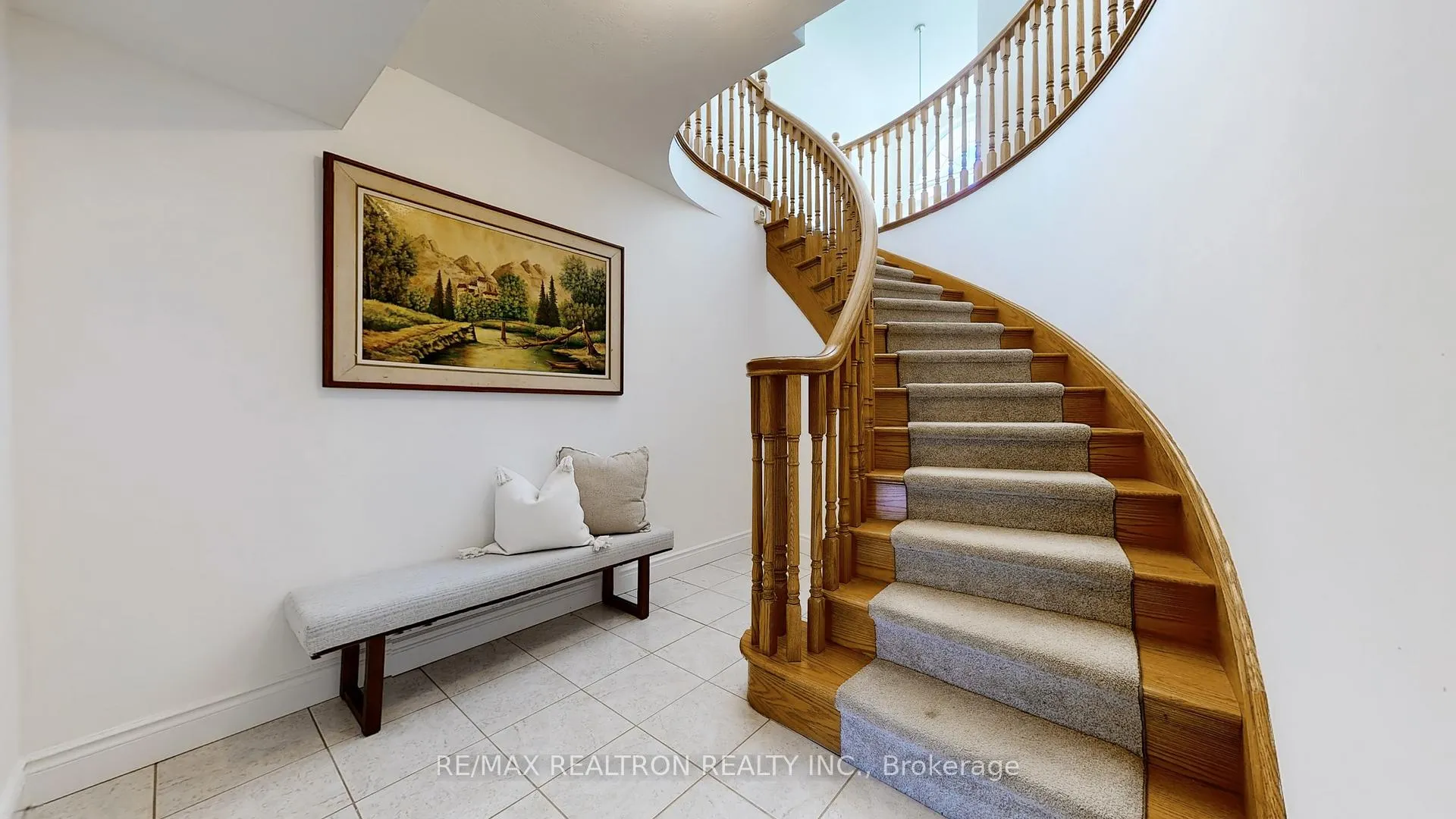 Photo 23 of 520 Falconridge Crescent, Kitchener — HOMEH