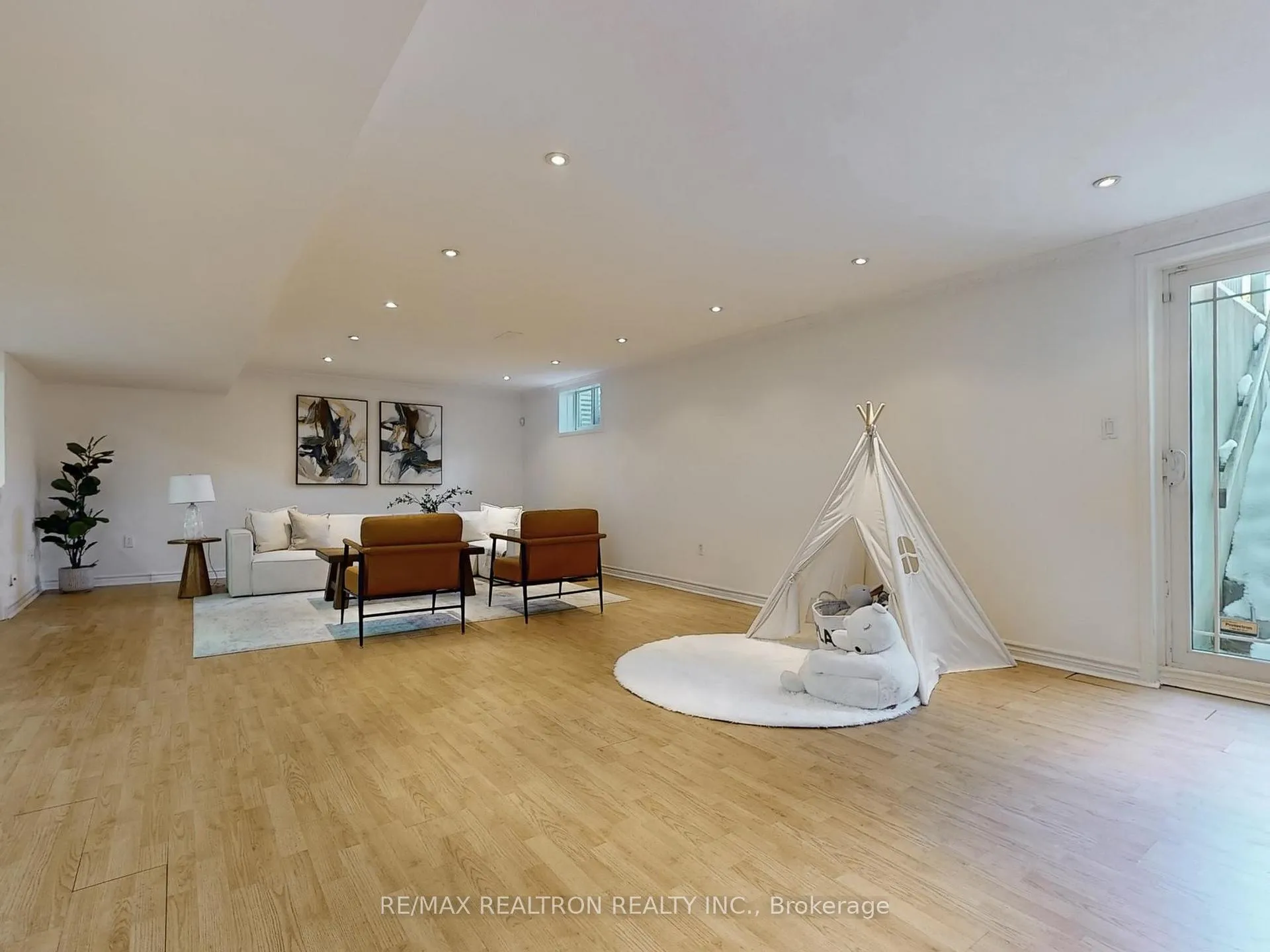 Photo 27 of 520 Falconridge Crescent, Kitchener — HOMEH