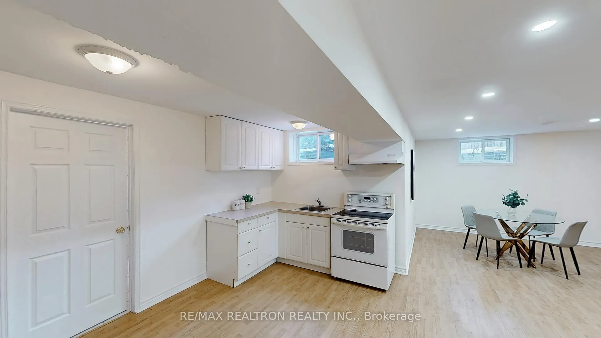 Photo 28 of 520 Falconridge Crescent, Kitchener — HOMEH