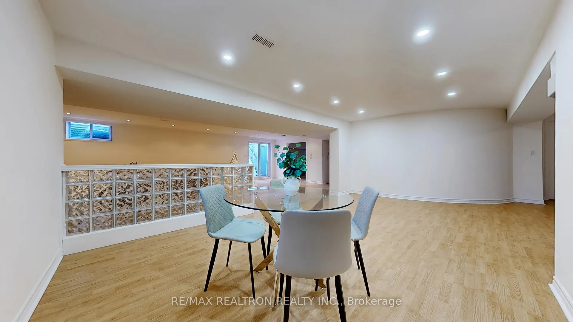Photo 30 of 520 Falconridge Crescent, Kitchener — HOMEH