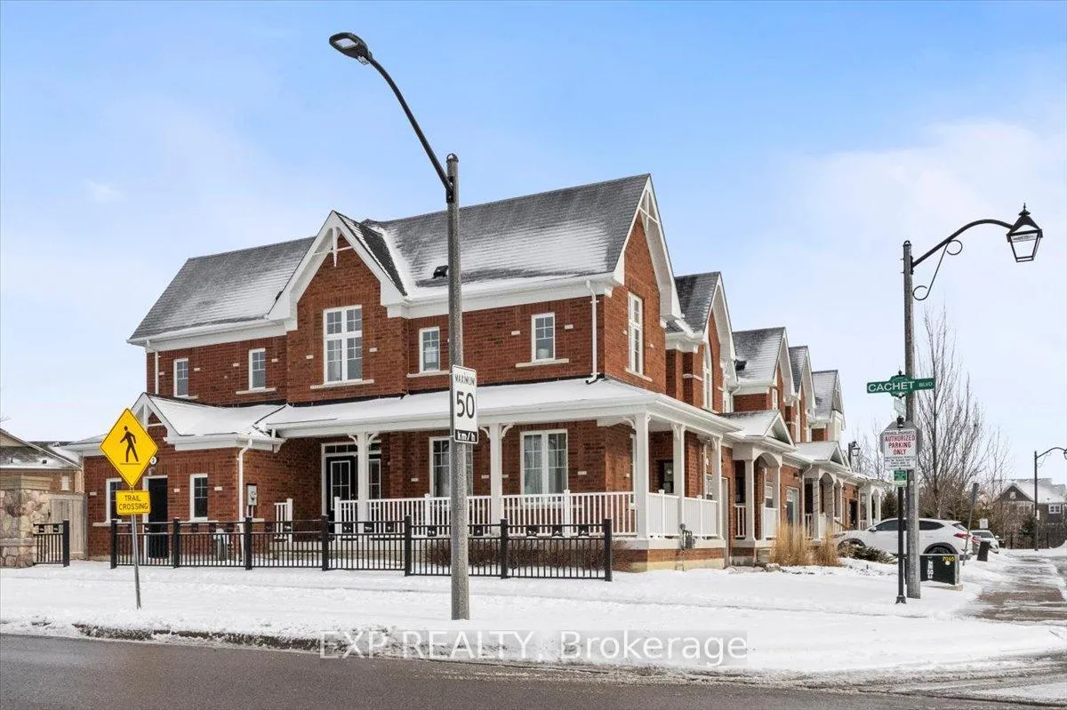Photo 3 of 4 Hadleigh Way, Whitby, Brooklin — HOMEH