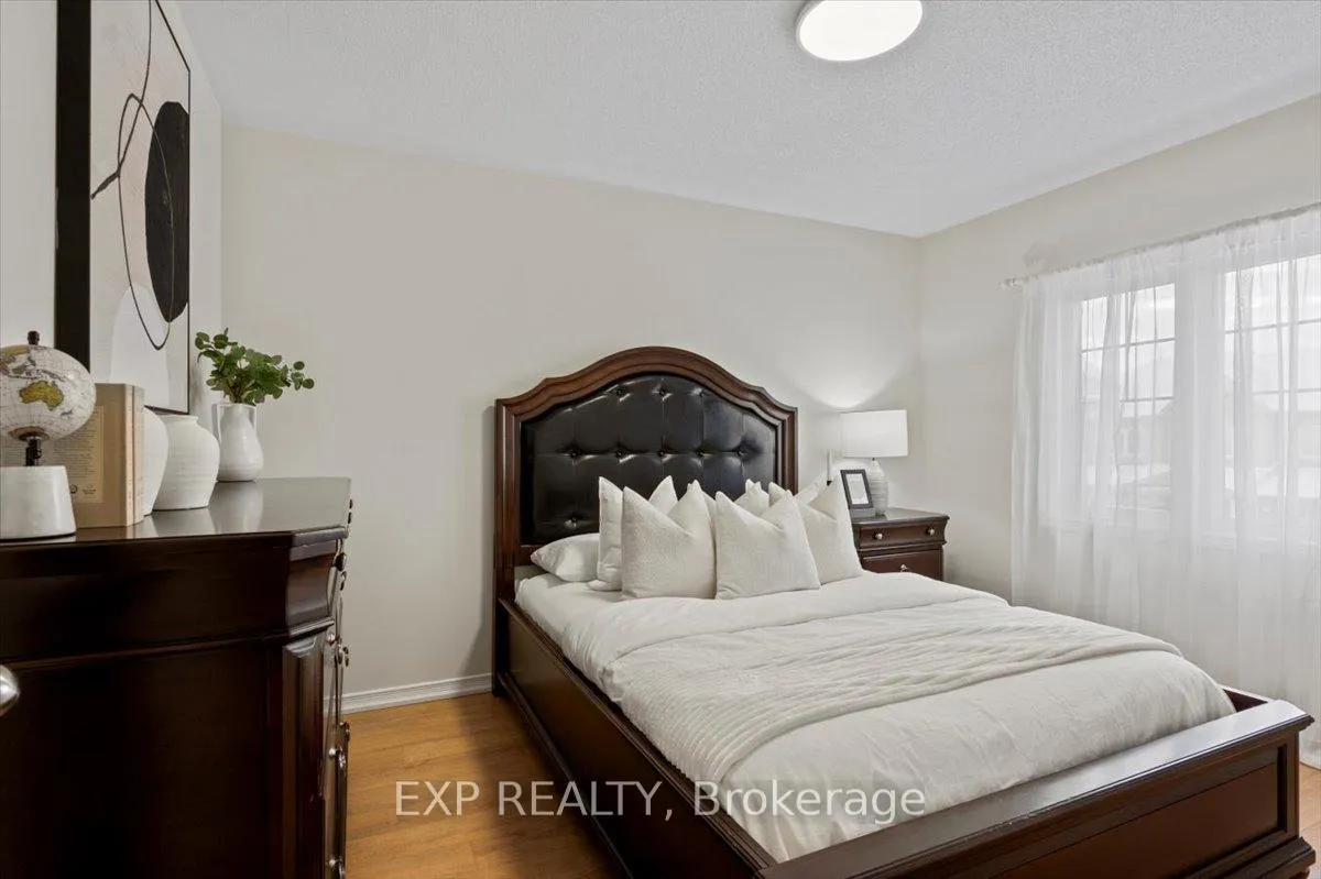Photo 33 of 4 Hadleigh Way, Whitby, Brooklin — HOMEH
