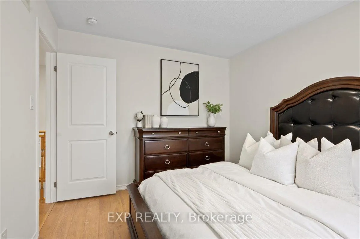 Photo 34 of 4 Hadleigh Way, Whitby, Brooklin — HOMEH