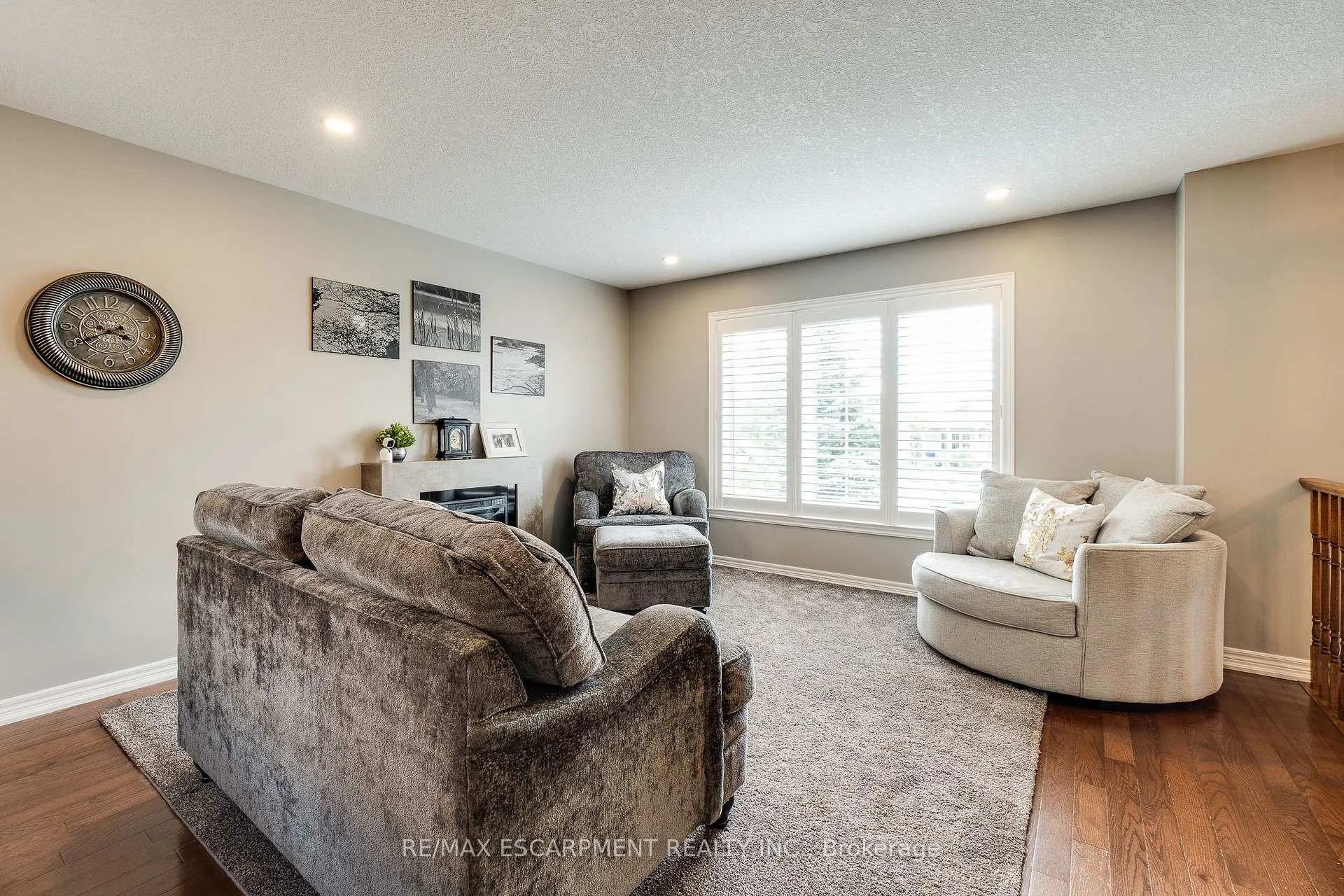 Photo 8 of 5 Donald Crescent, Haldimand — HOMEH