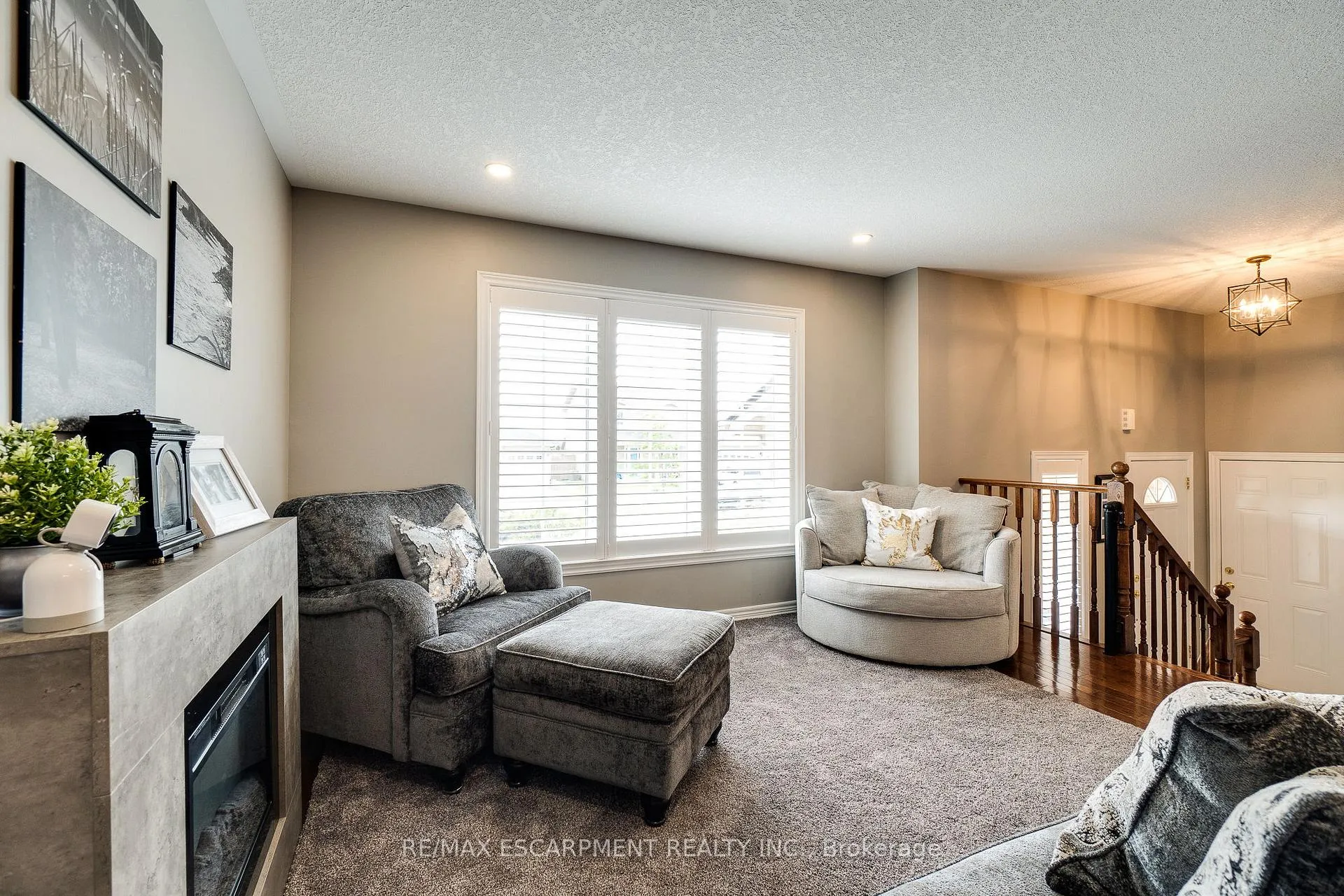 Photo 9 of 5 Donald Crescent, Haldimand — HOMEH
