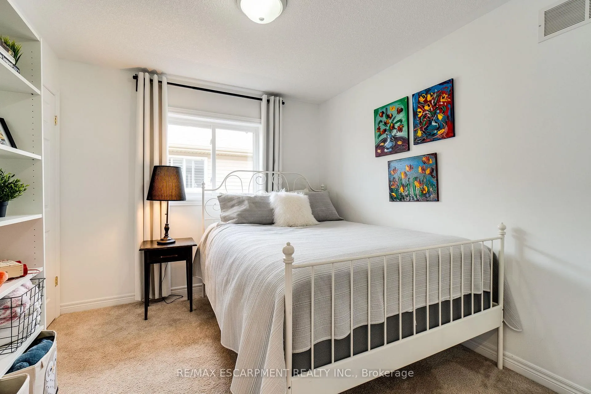 Photo 23 of 5 Donald Crescent, Haldimand — HOMEH