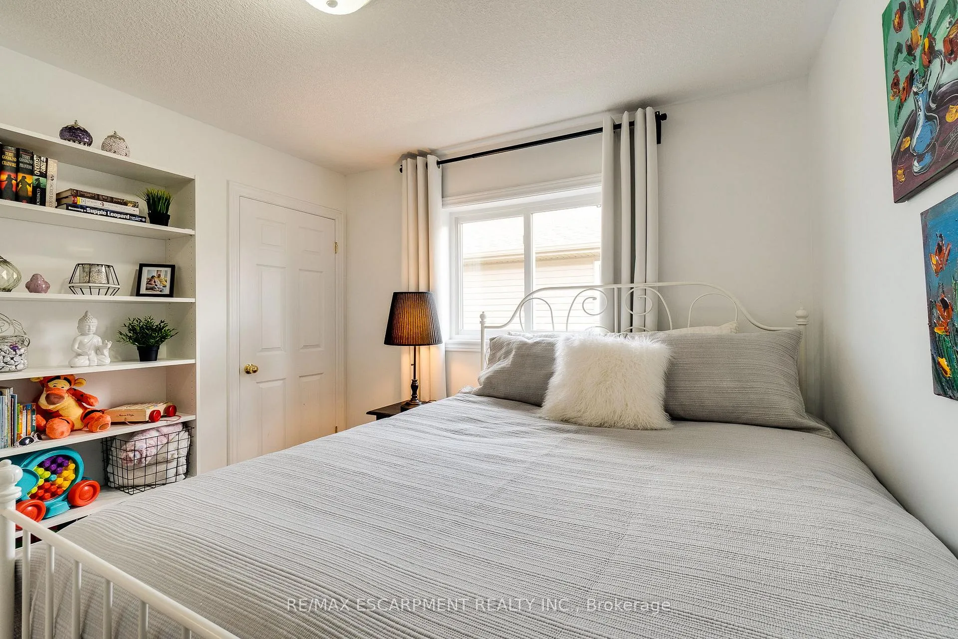 Photo 24 of 5 Donald Crescent, Haldimand — HOMEH