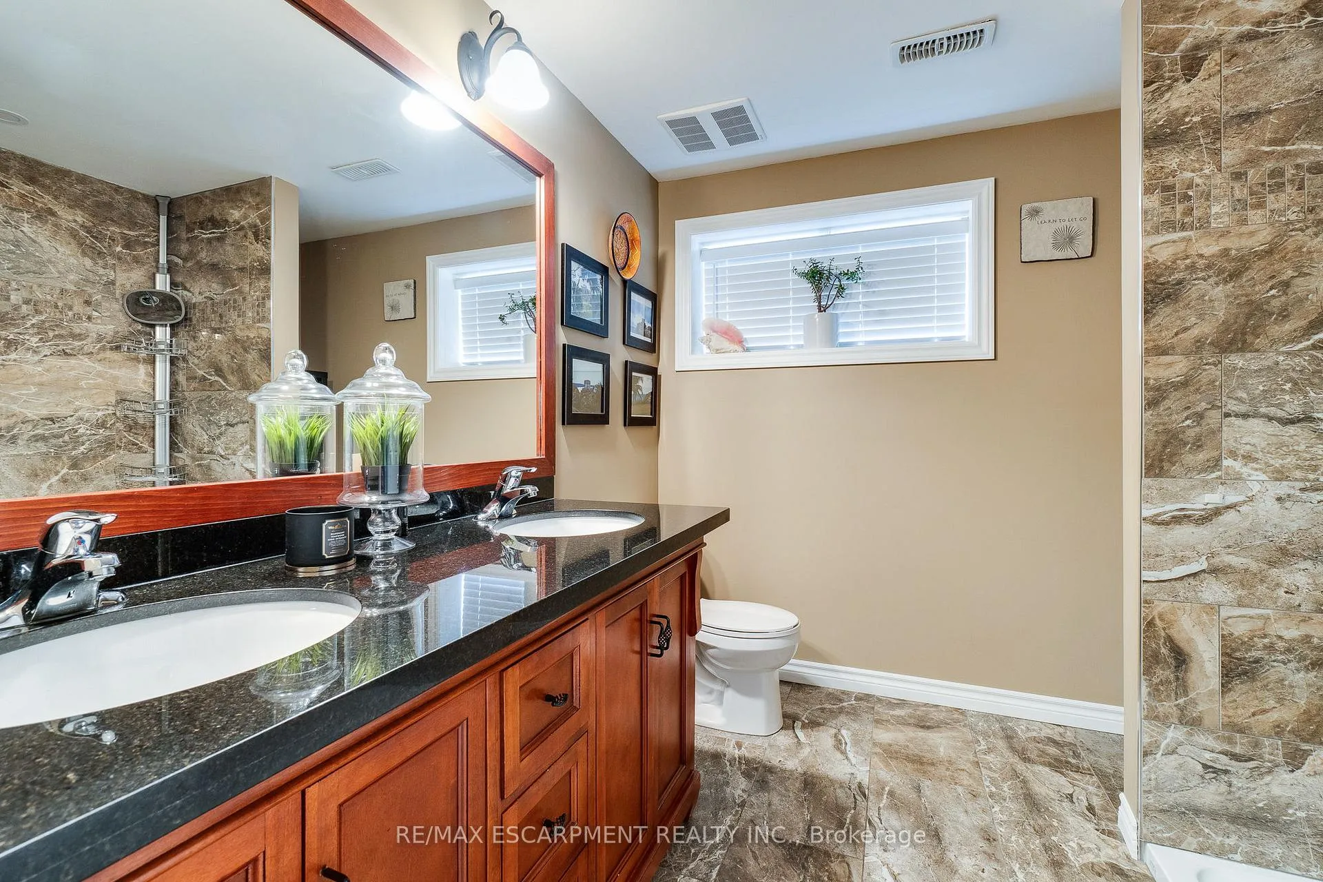 Photo 36 of 5 Donald Crescent, Haldimand — HOMEH
