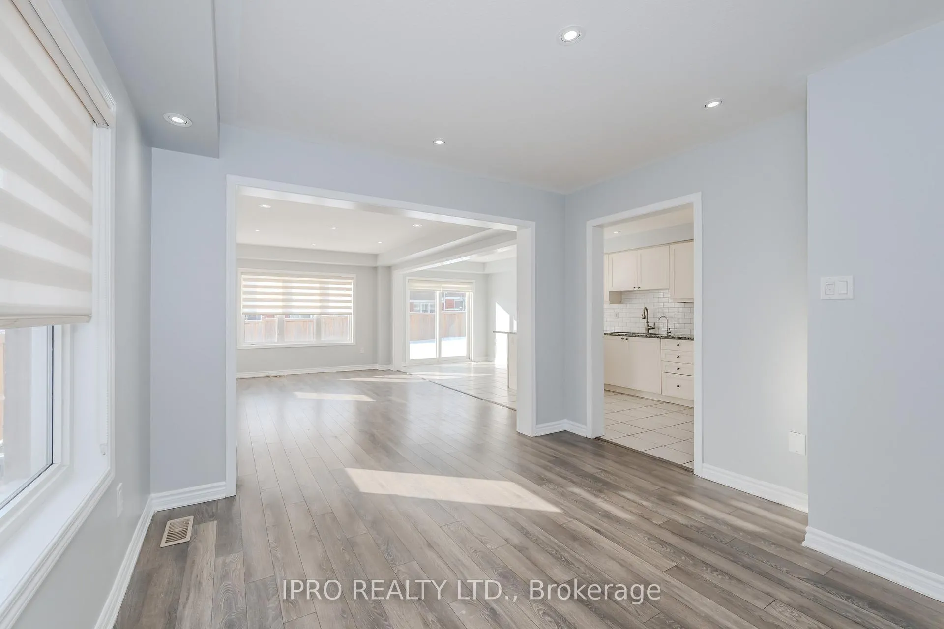 Photo 11 of 102 Watermill Street, Kitchener, Doon South — HOMEH
