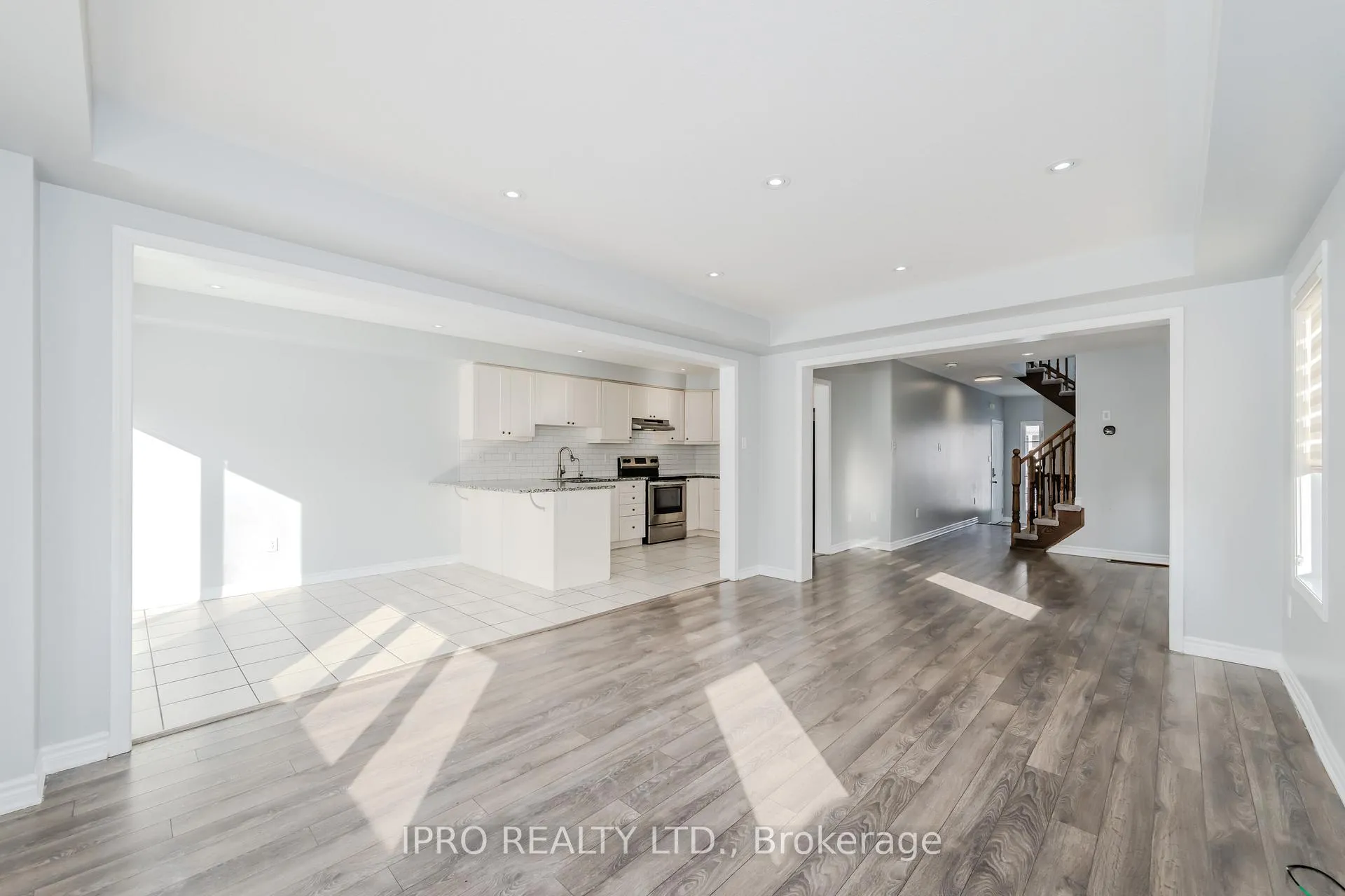 Photo 13 of 102 Watermill Street, Kitchener, Doon South — HOMEH