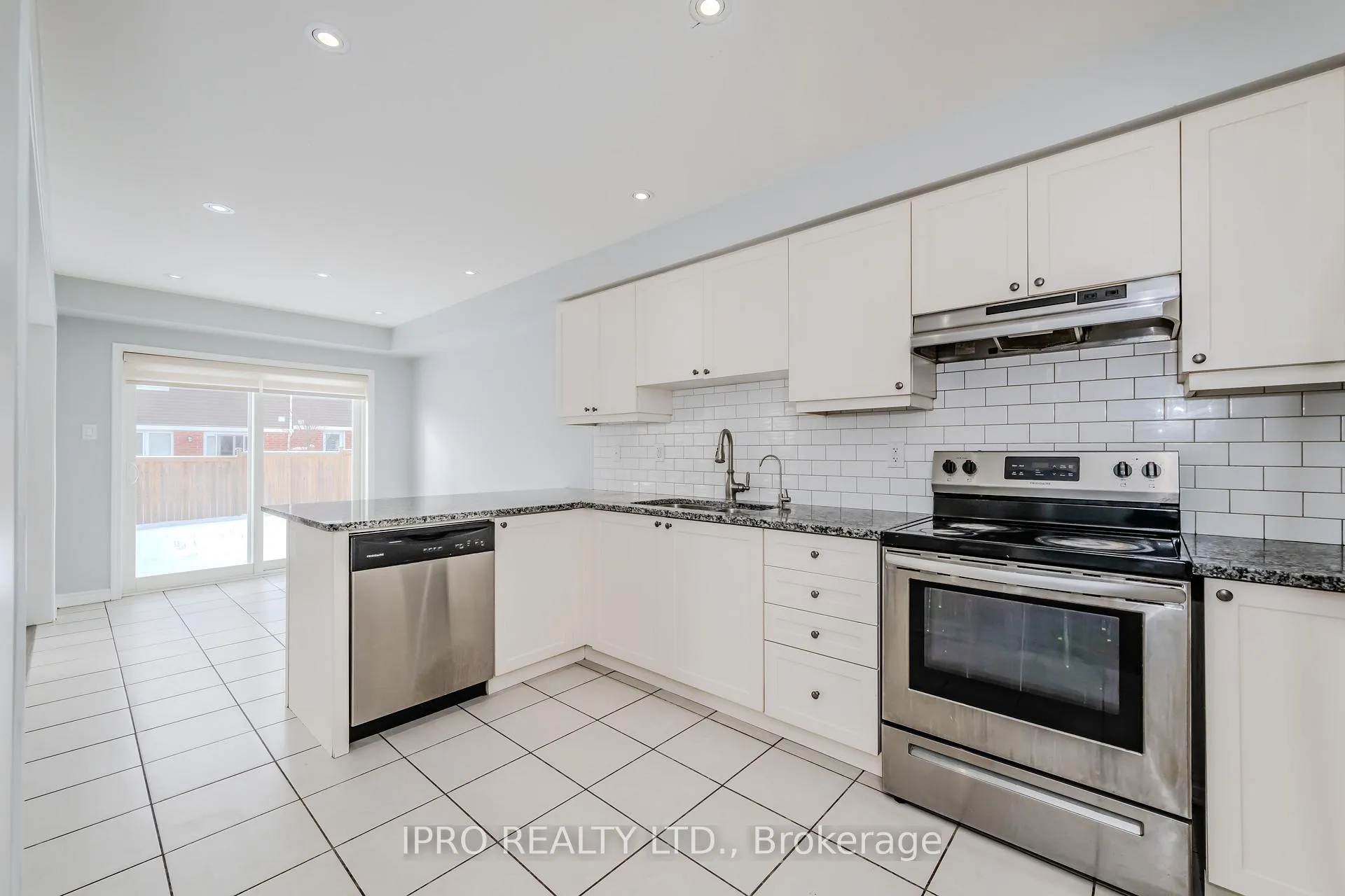 Photo 15 of 102 Watermill Street, Kitchener, Doon South — HOMEH