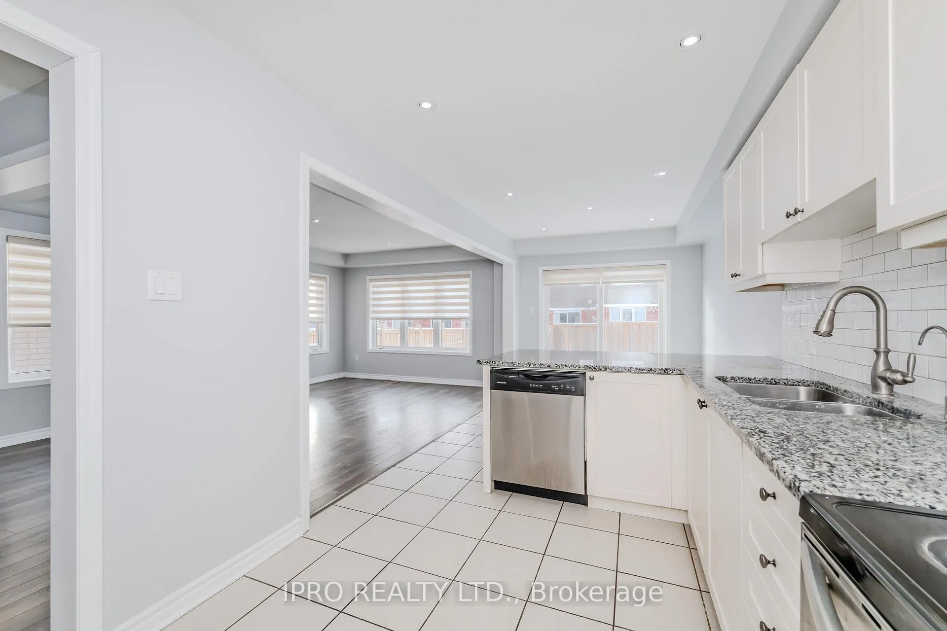 Photo 16 of 102 Watermill Street, Kitchener, Doon South — HOMEH