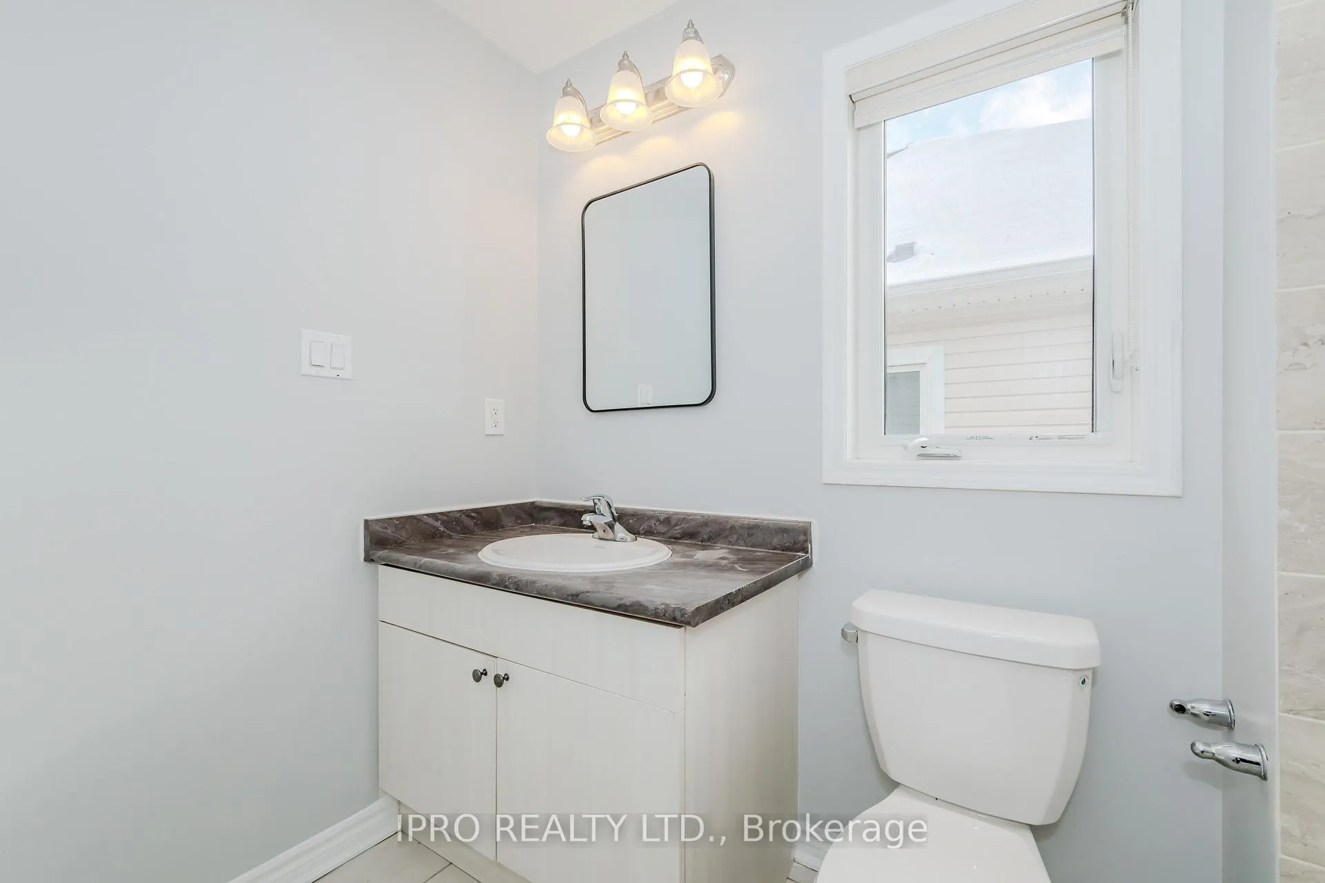 Photo 33 of 102 Watermill Street, Kitchener, Doon South — HOMEH
