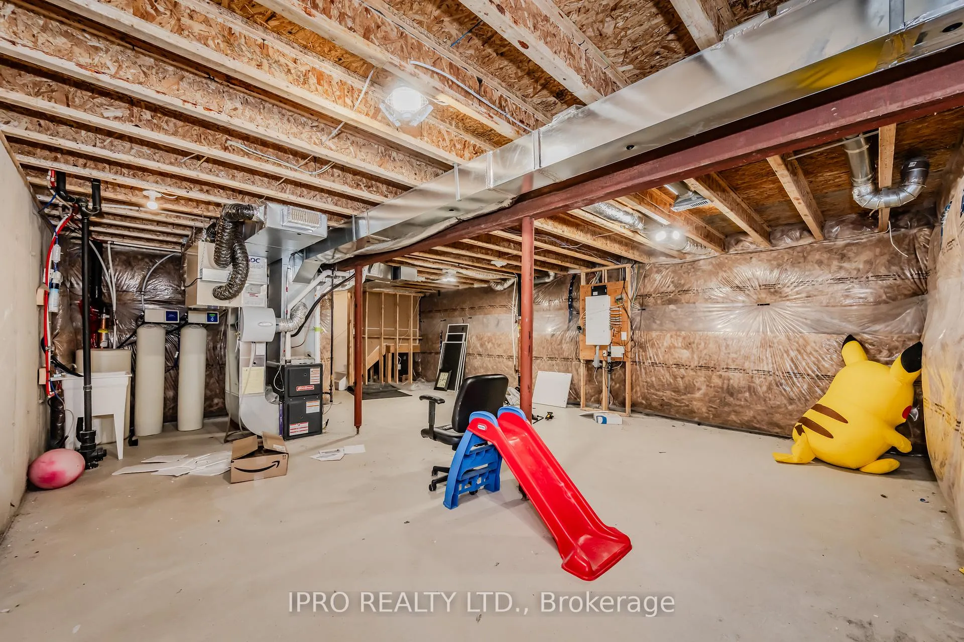 Photo 36 of 102 Watermill Street, Kitchener, Doon South — HOMEH