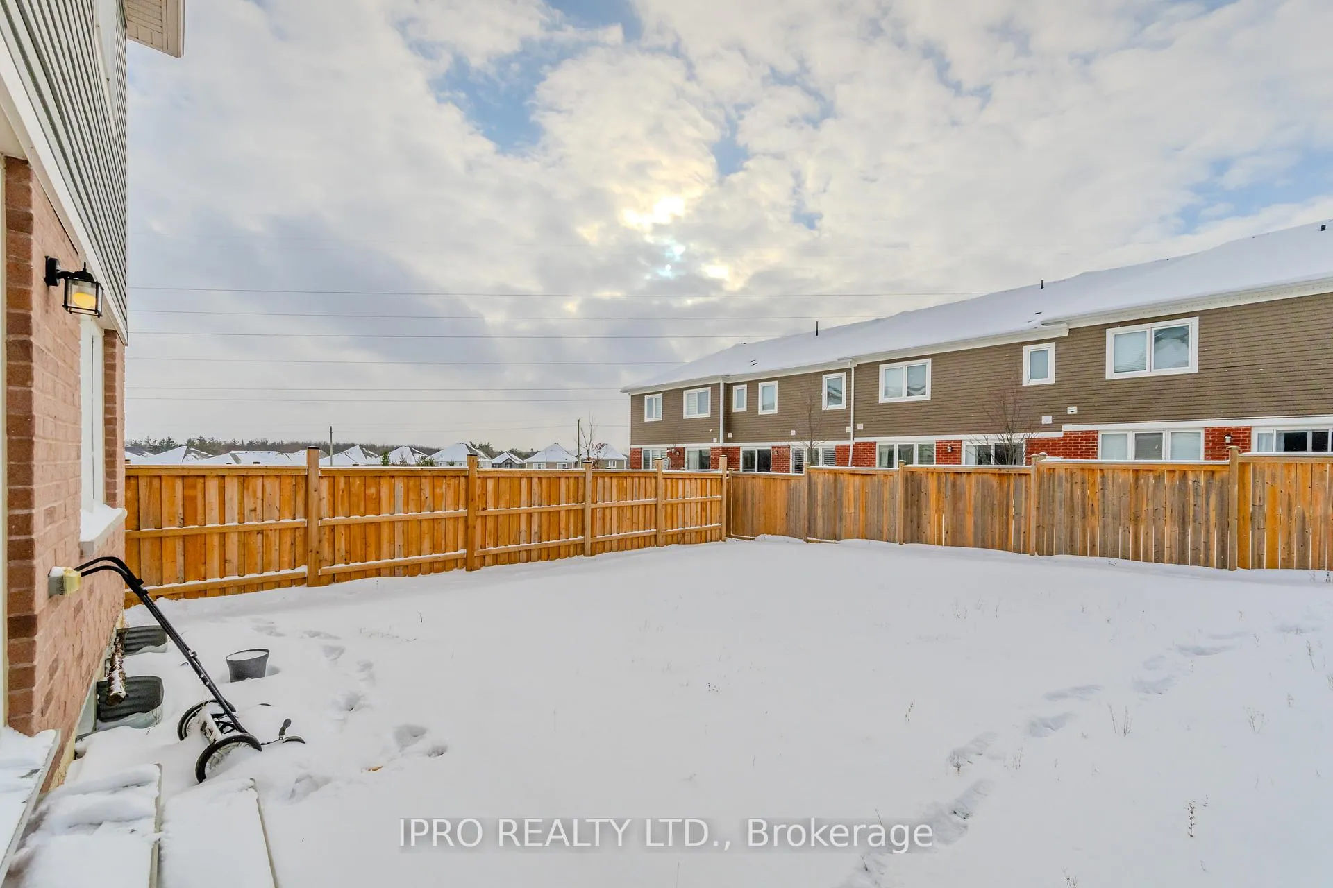 Photo 39 of 102 Watermill Street, Kitchener, Doon South — HOMEH