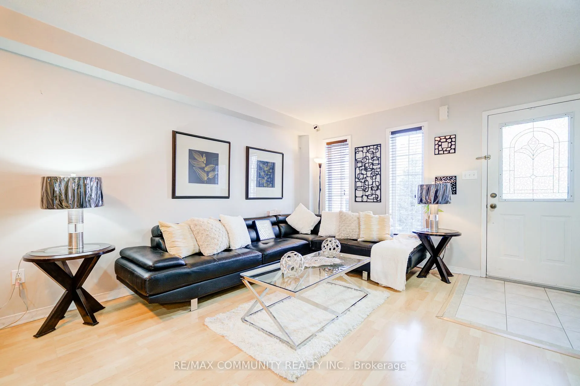 Photo 9 of 402 Hawkview Boulevard, Vaughan, Vellore Village — HOMEH