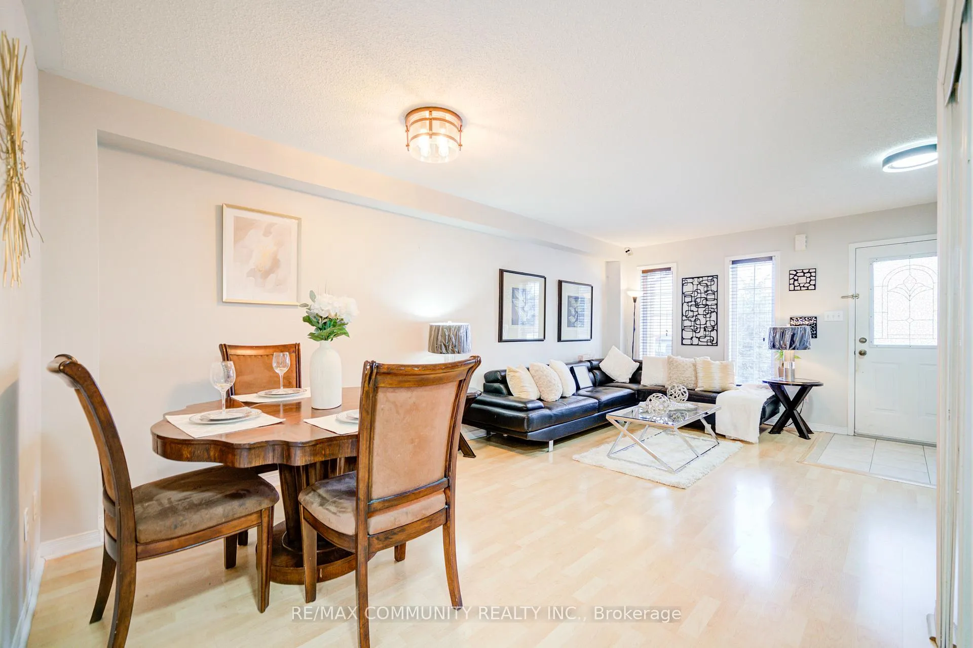 Photo 13 of 402 Hawkview Boulevard, Vaughan, Vellore Village — HOMEH