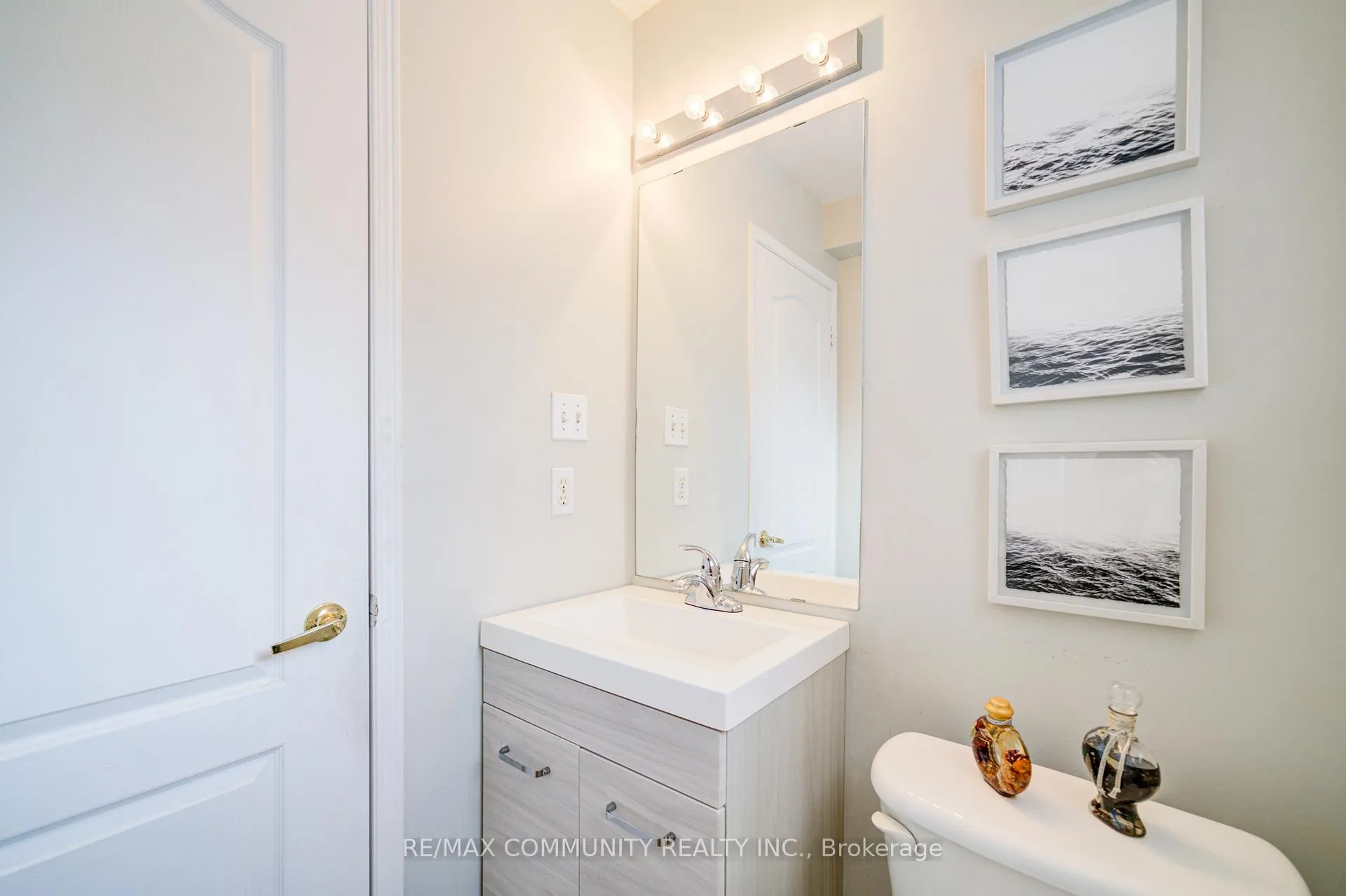 Photo 27 of 402 Hawkview Boulevard, Vaughan, Vellore Village — HOMEH