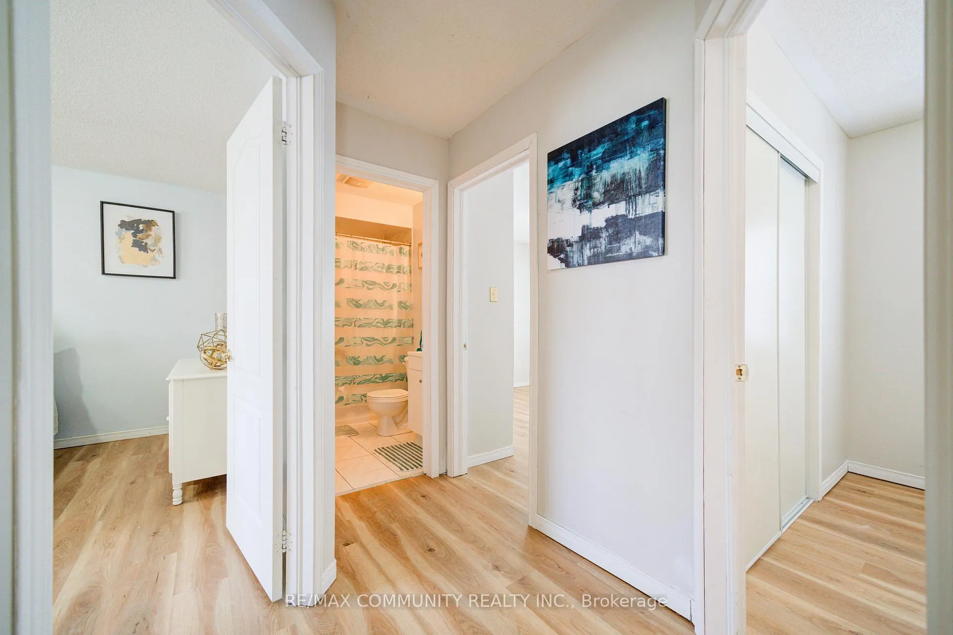 Photo 29 of 402 Hawkview Boulevard, Vaughan, Vellore Village — HOMEH