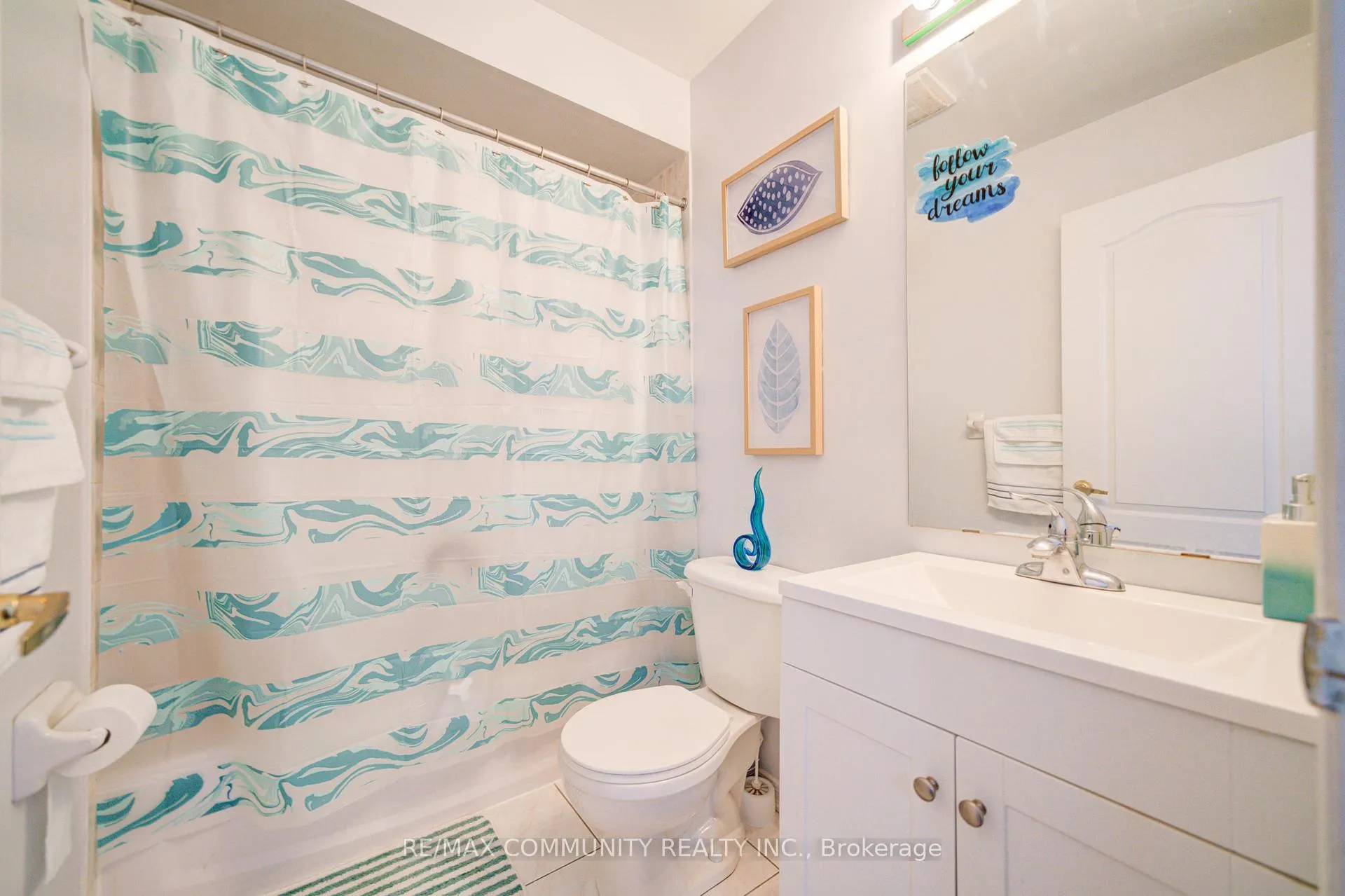 Photo 31 of 402 Hawkview Boulevard, Vaughan, Vellore Village — HOMEH