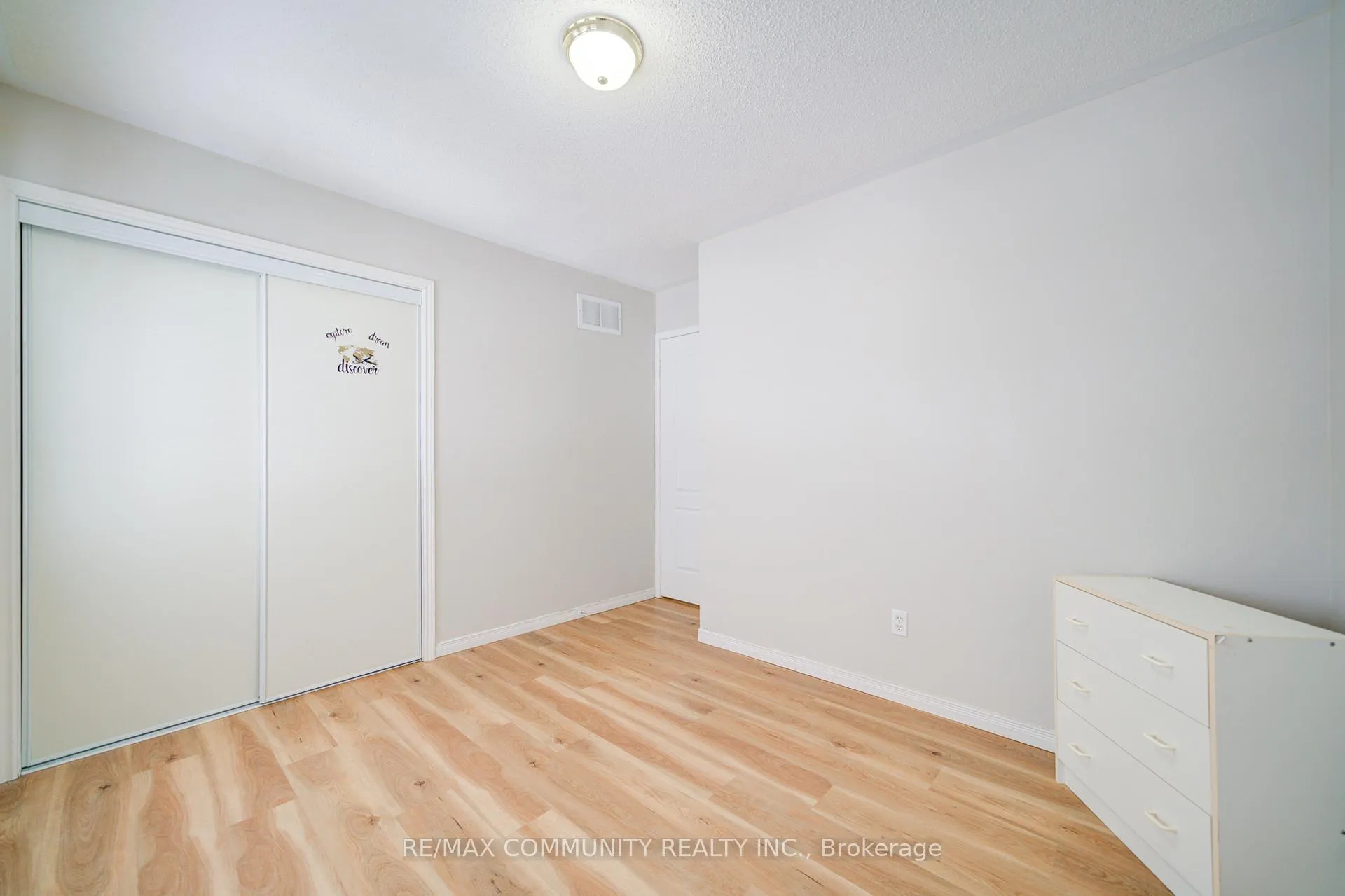 Photo 33 of 402 Hawkview Boulevard, Vaughan, Vellore Village — HOMEH
