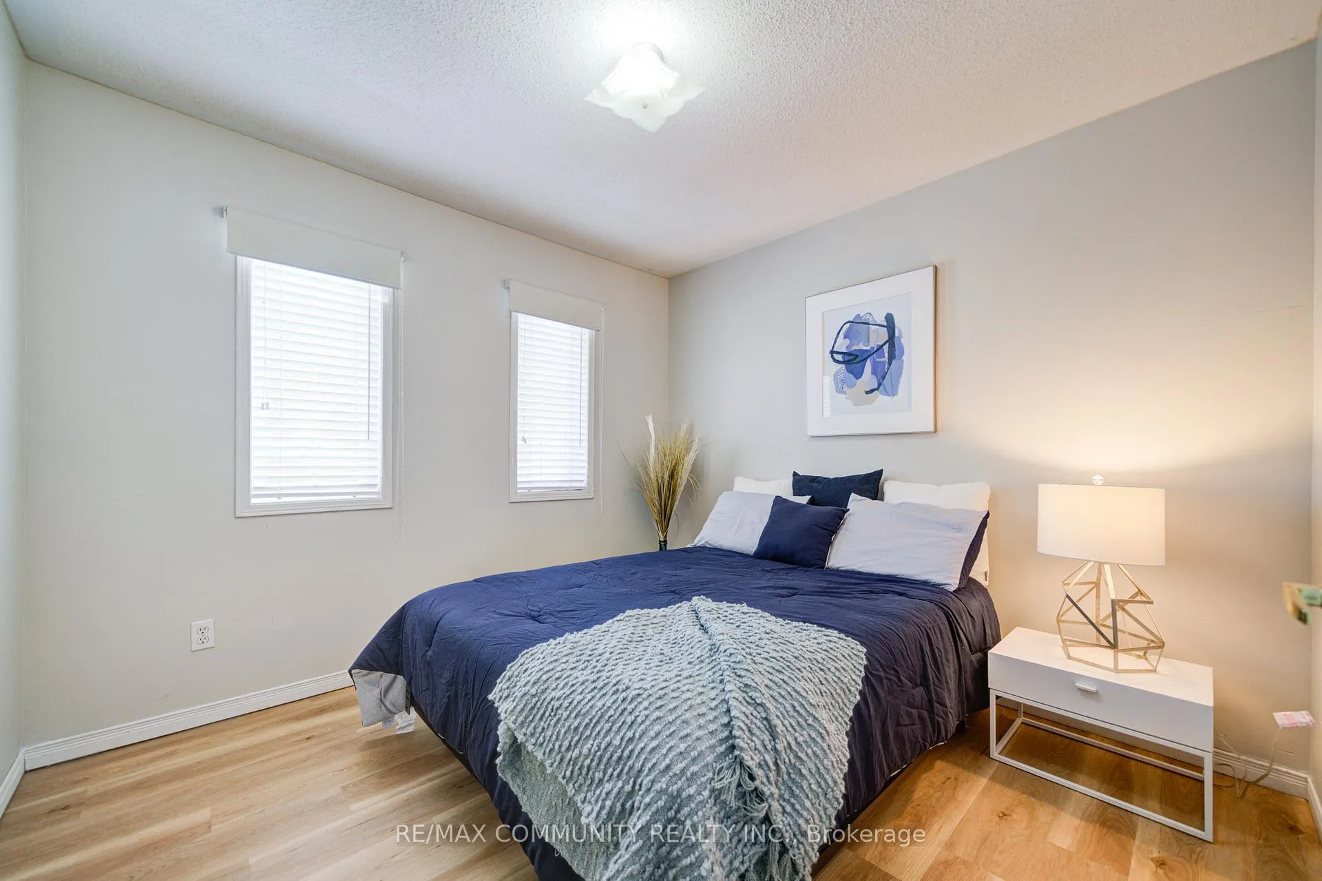 Photo 34 of 402 Hawkview Boulevard, Vaughan, Vellore Village — HOMEH