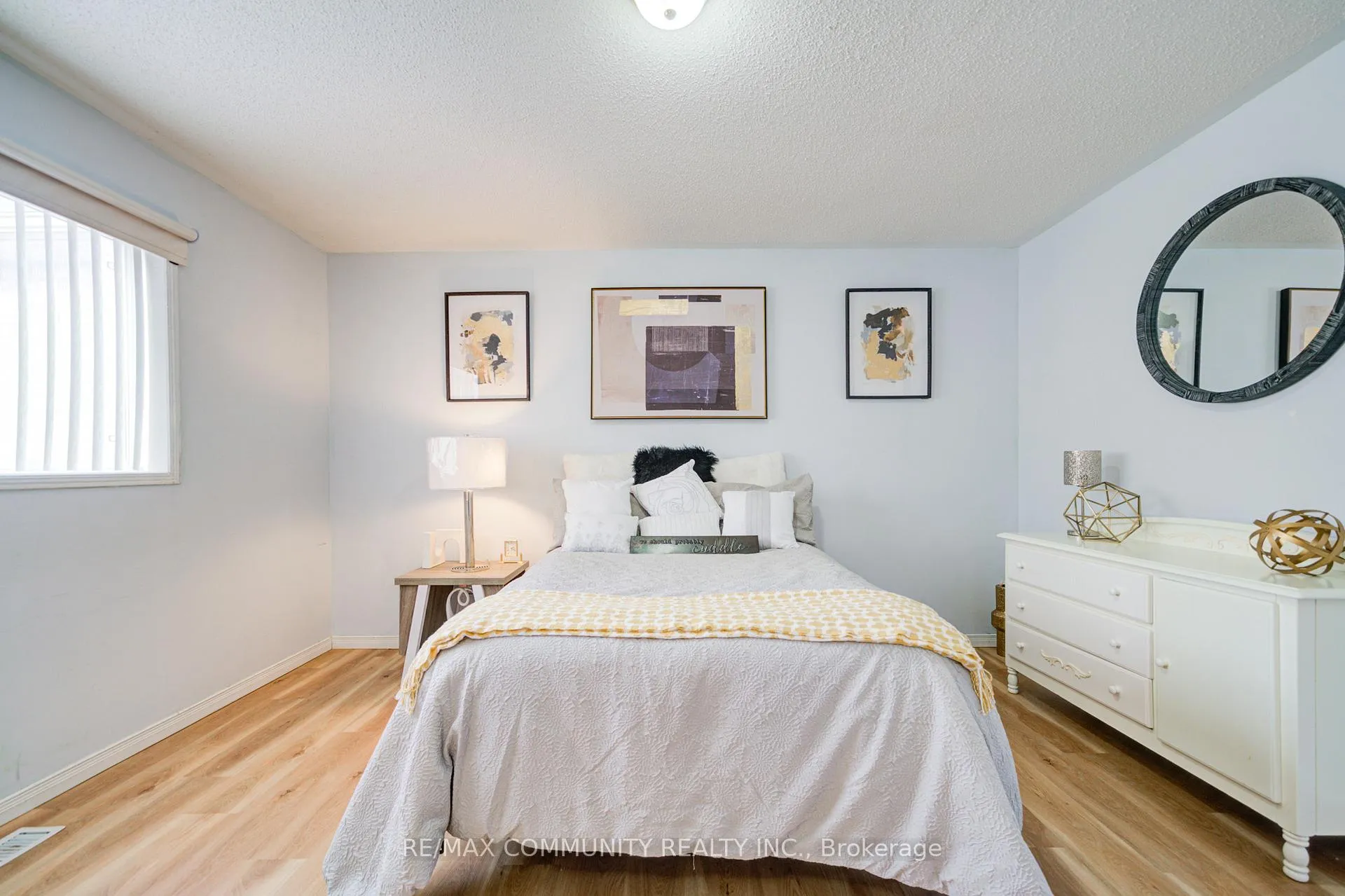 Photo 38 of 402 Hawkview Boulevard, Vaughan, Vellore Village — HOMEH