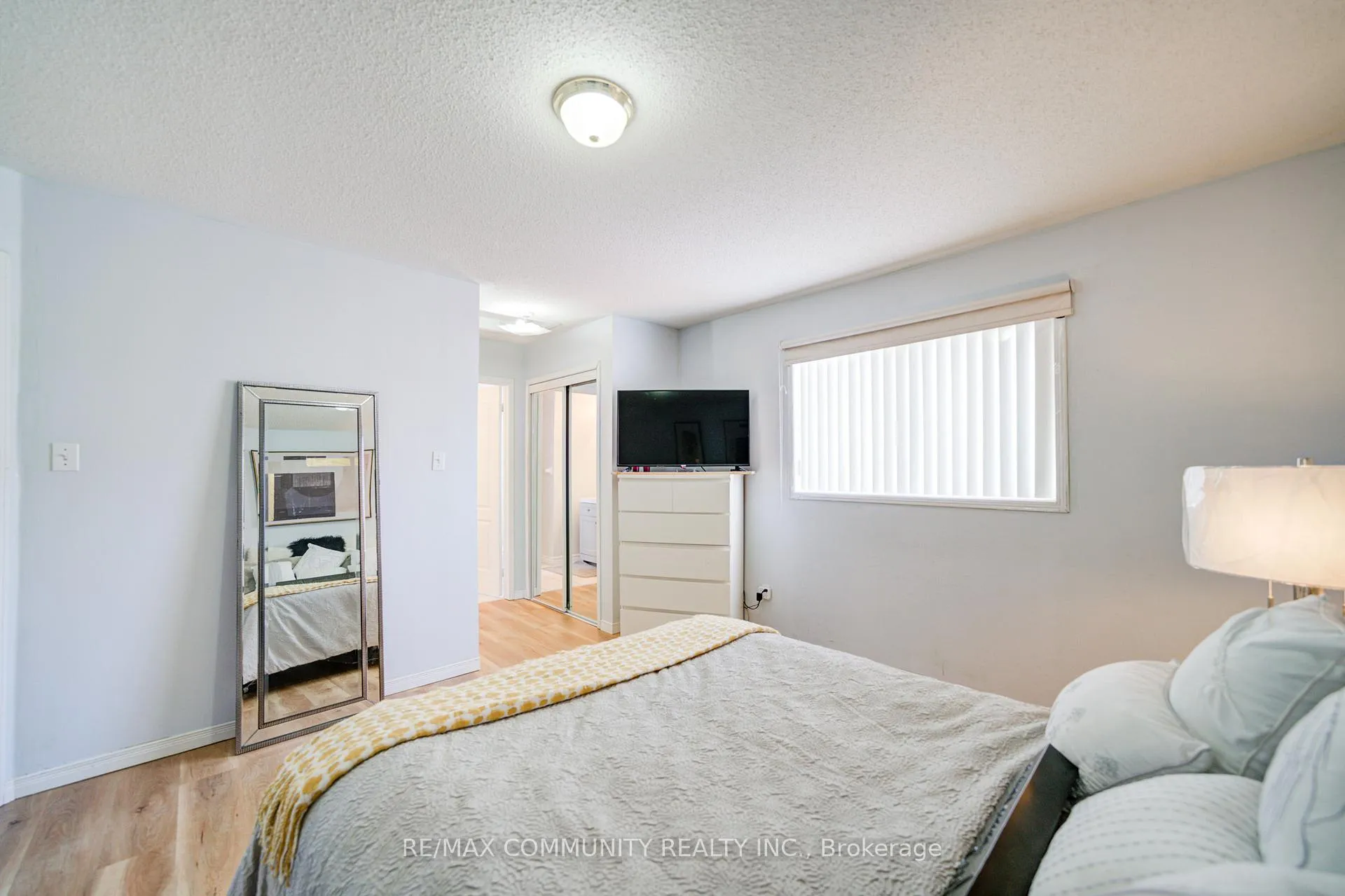 Photo 41 of 402 Hawkview Boulevard, Vaughan, Vellore Village — HOMEH