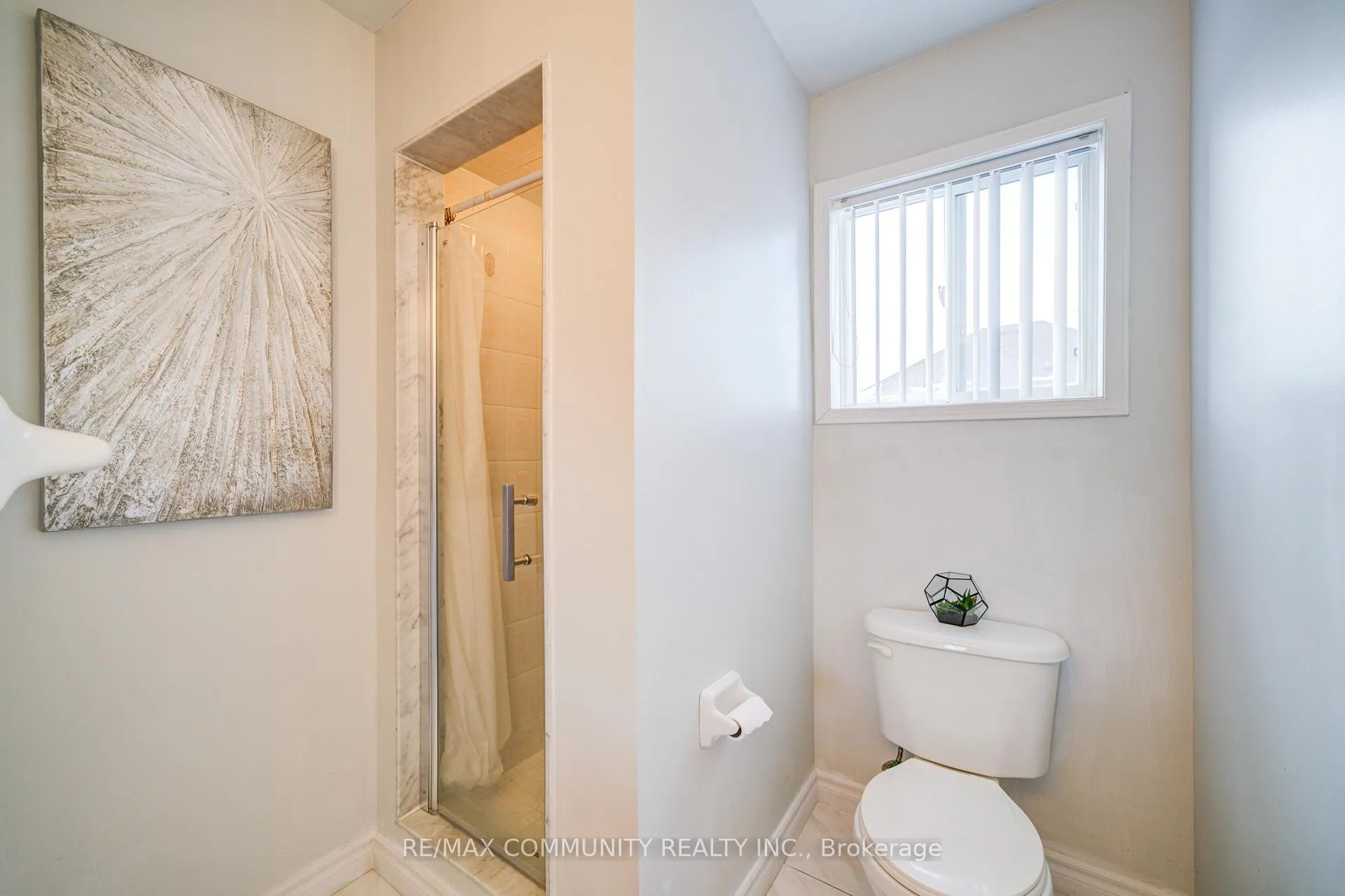 Photo 43 of 402 Hawkview Boulevard, Vaughan, Vellore Village — HOMEH