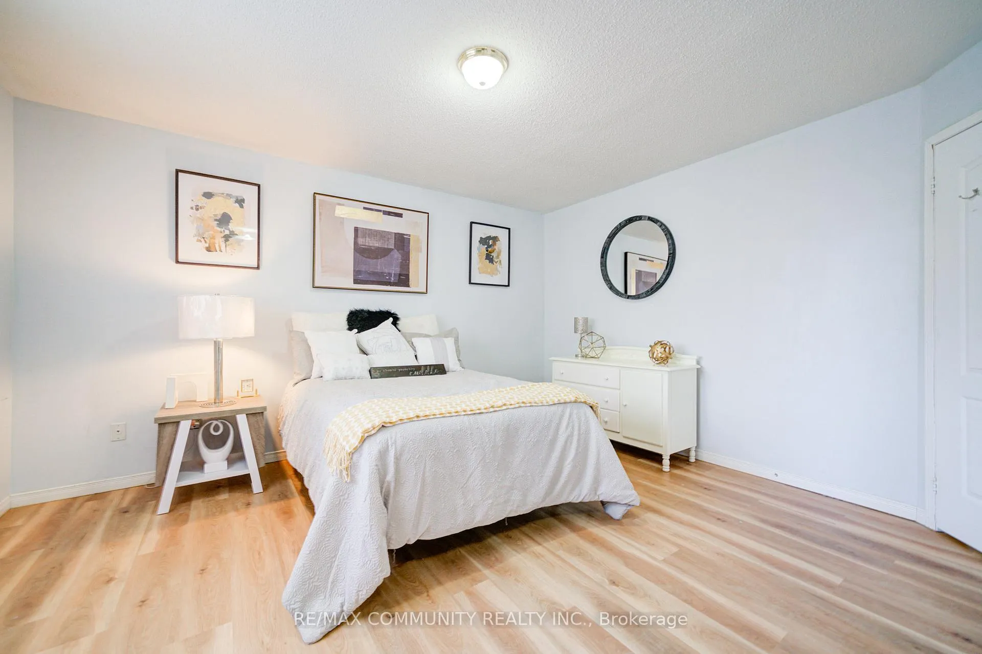 Photo 44 of 402 Hawkview Boulevard, Vaughan, Vellore Village — HOMEH